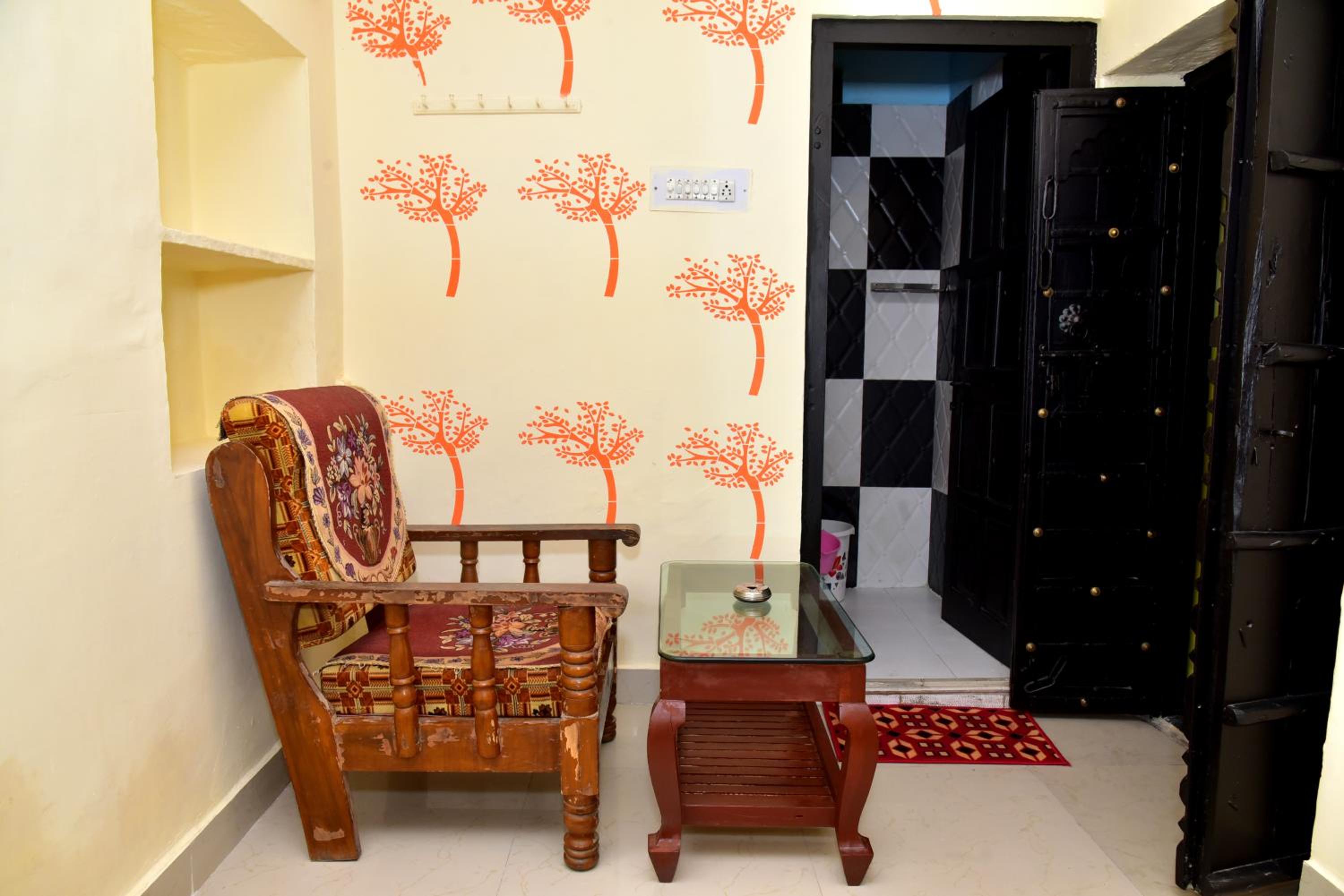 Budget Double Room photo 2