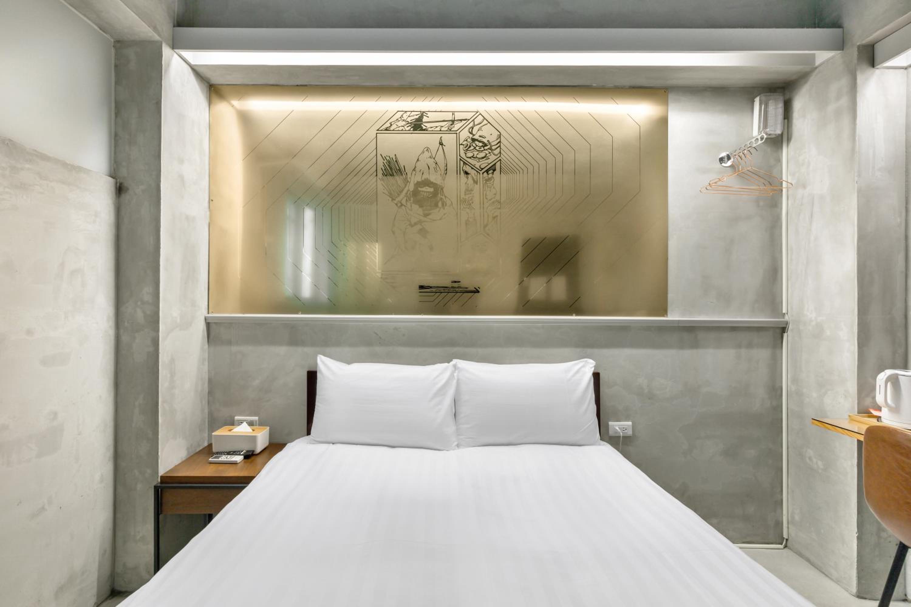 Standard Double Room - Photo 16