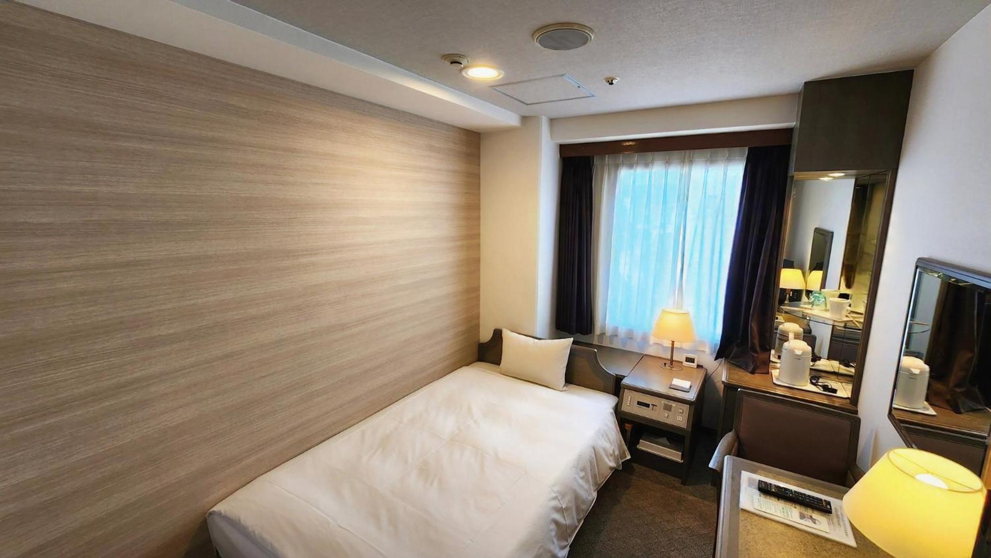 Double Room with Small Double Bed - Non-Smoking - Photo 7