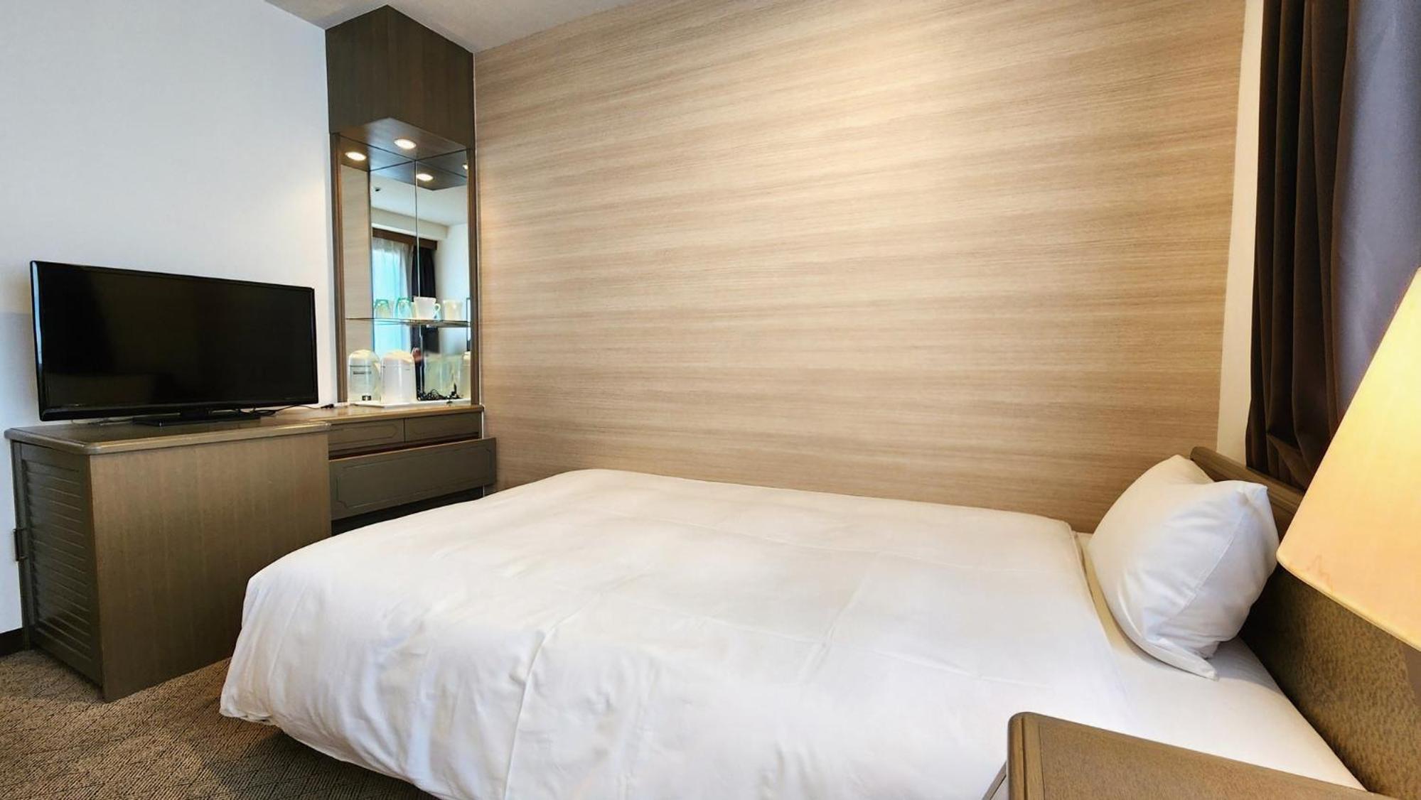 Double Room with Small Double Bed - Non-Smoking - Photo 8