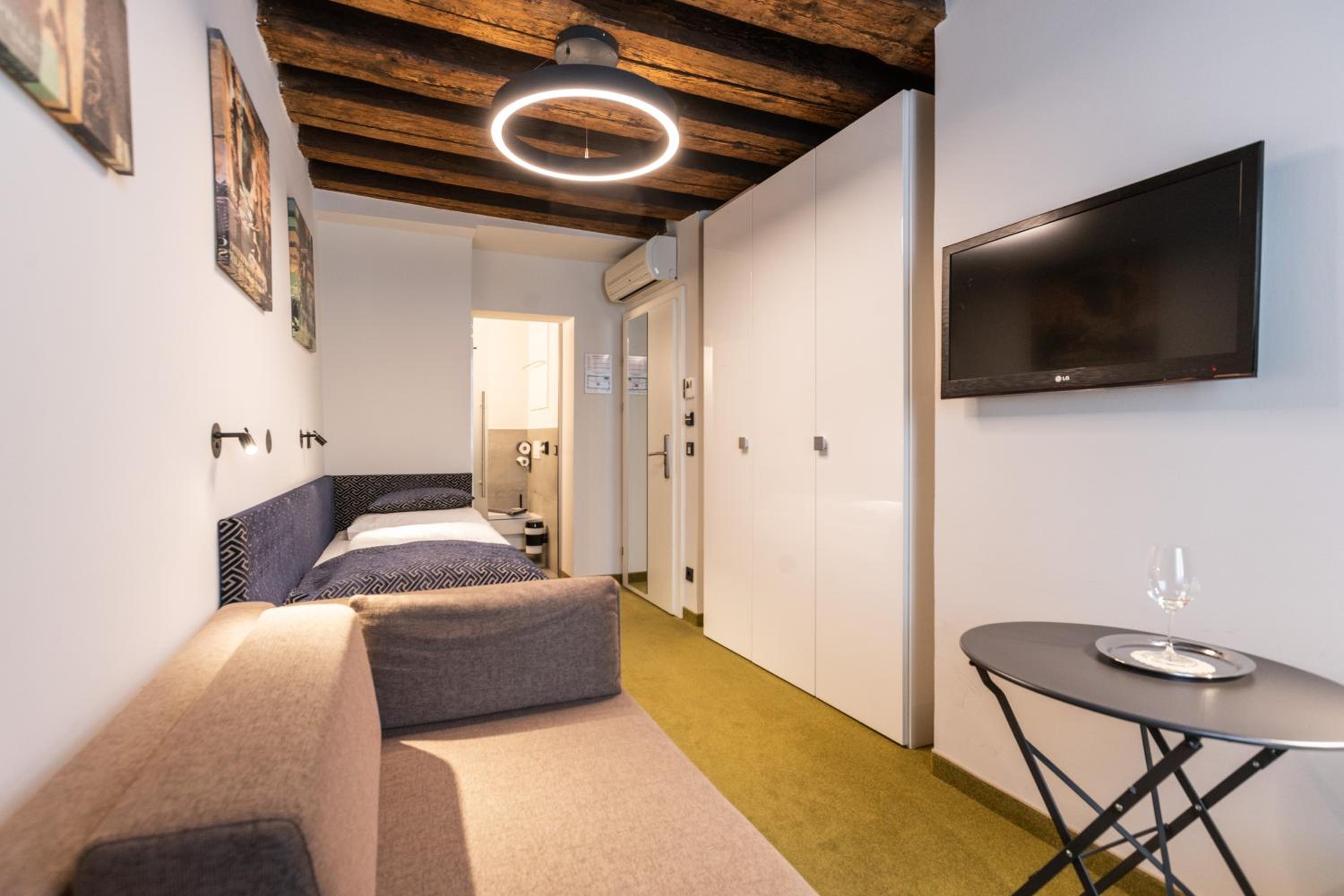 Single Room