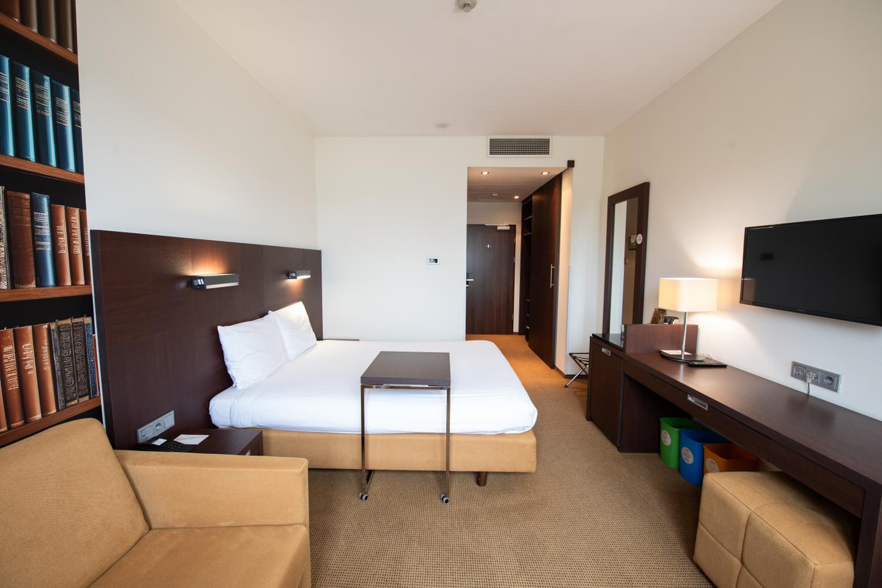 Double Room - Photo 2