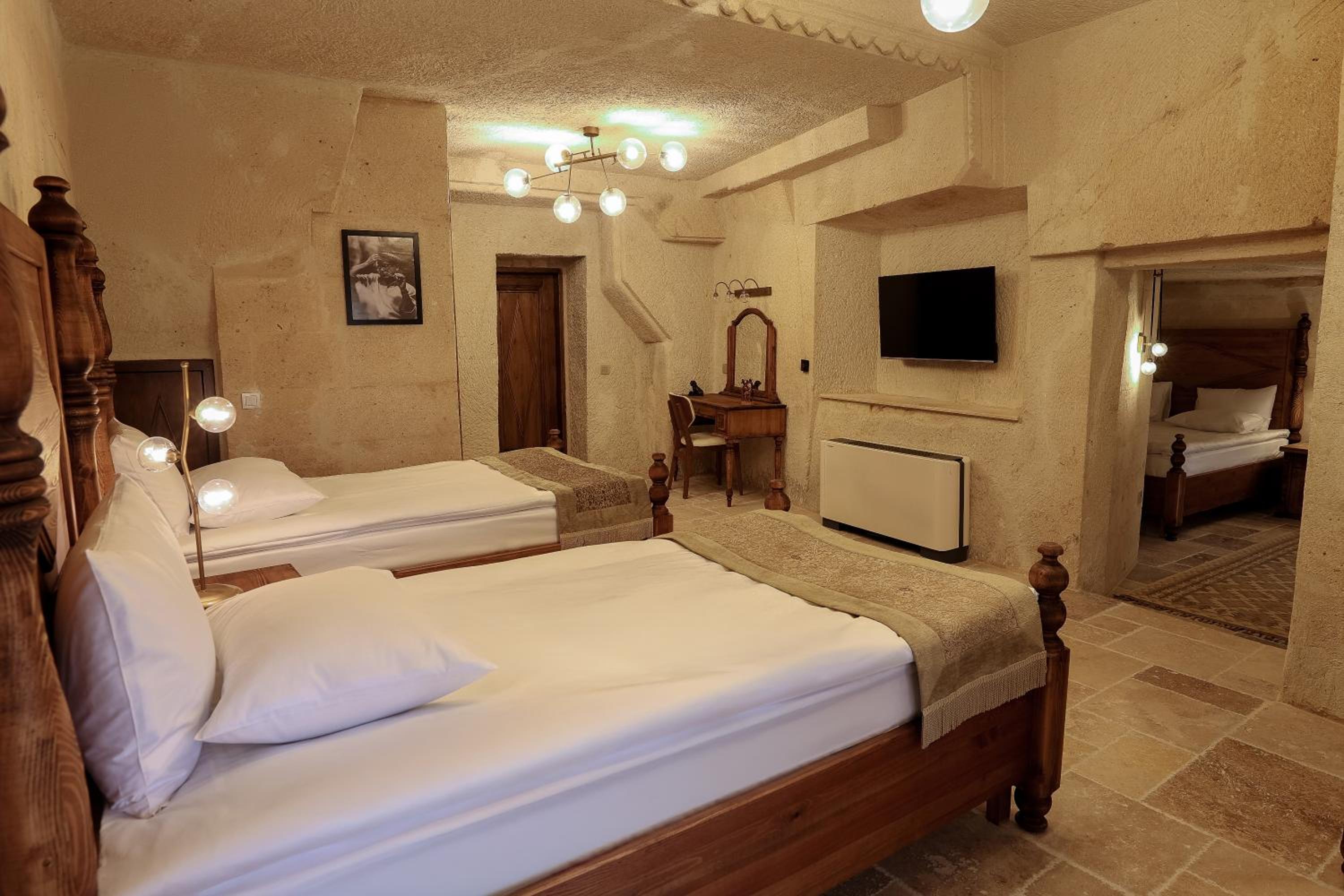 Two-Bedroom Suite - Photo 11