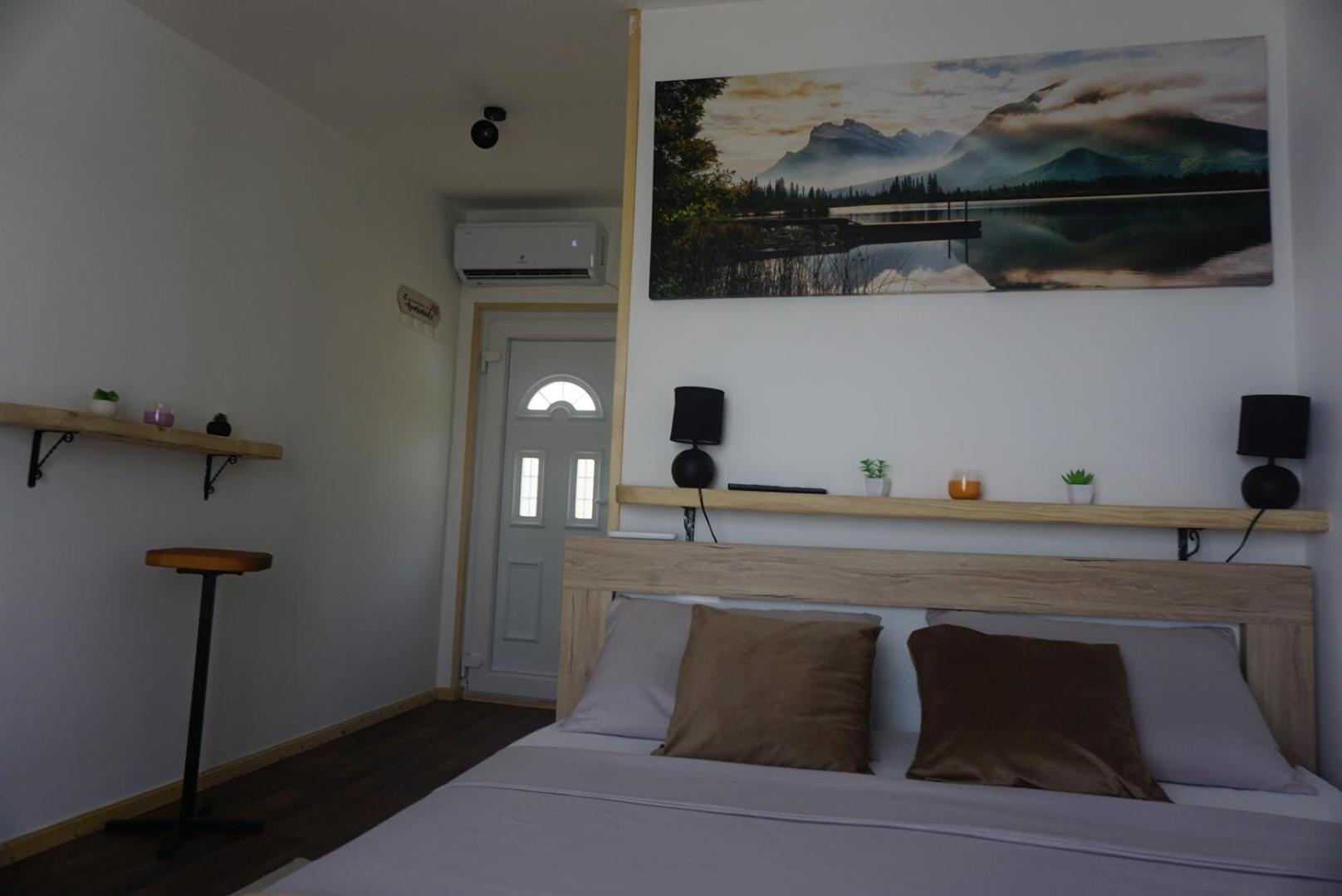 Queen Room with Balcony photo 3