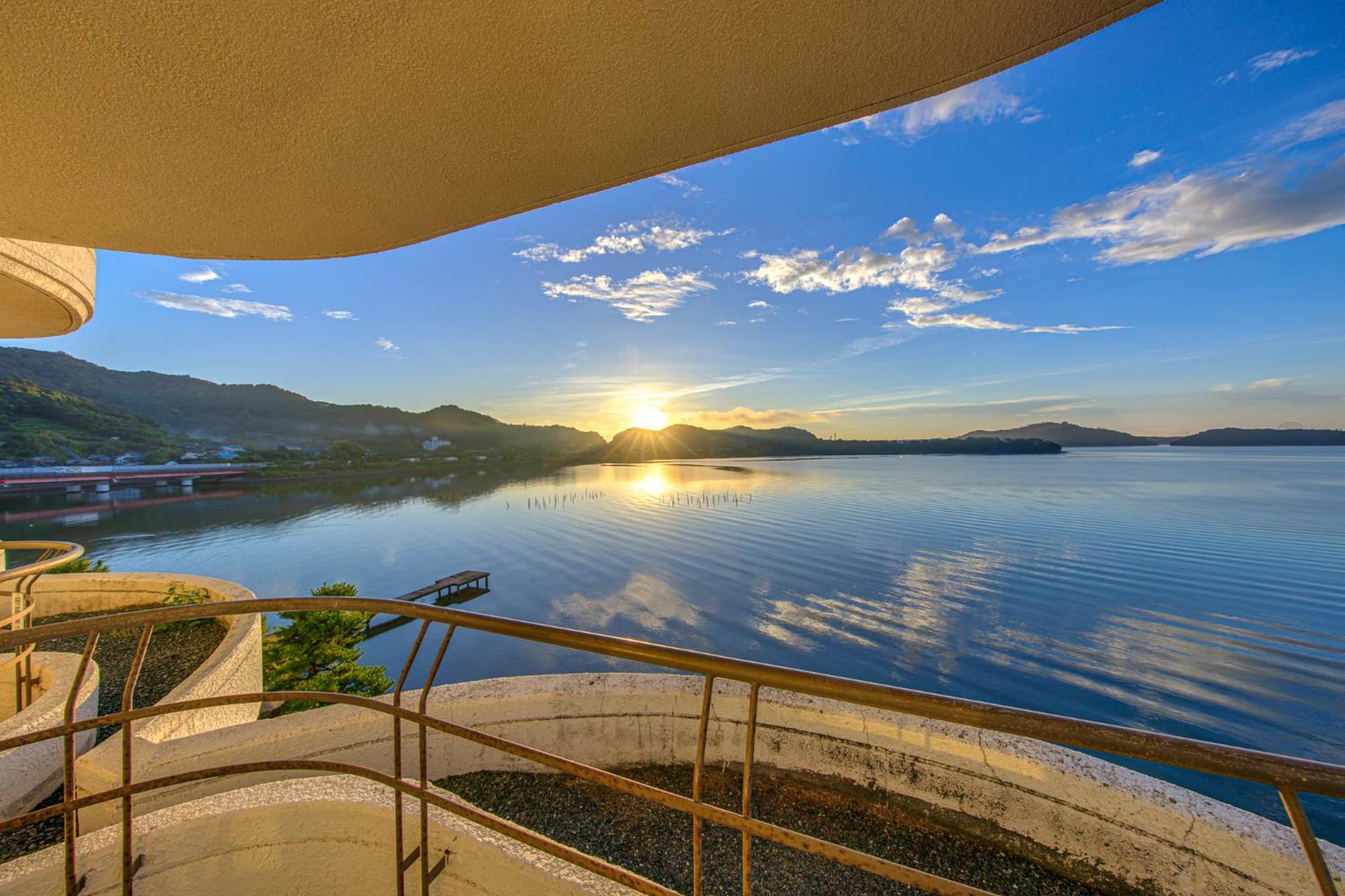Quadruple Room with Lake View - Photo 14