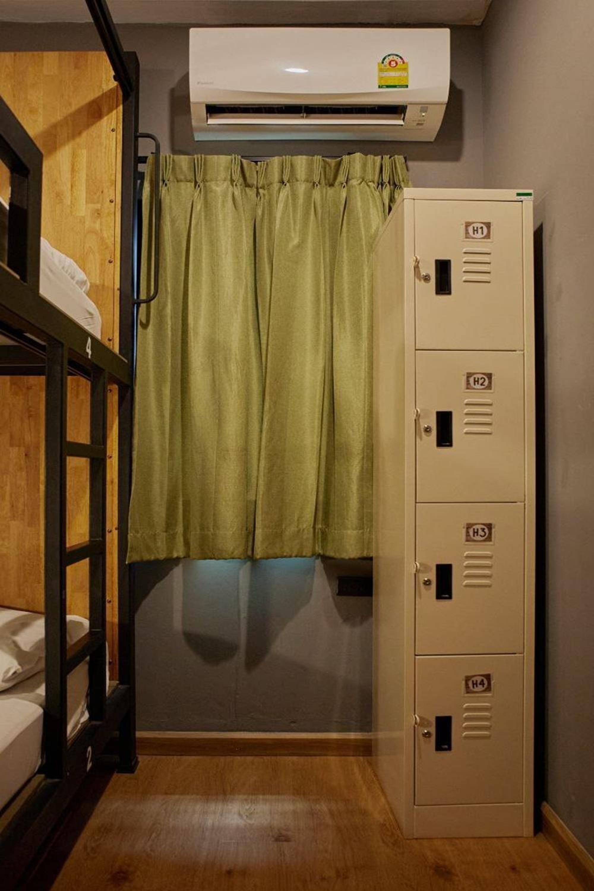 Bed in 4-Bed Female Dormitory Room photo 1