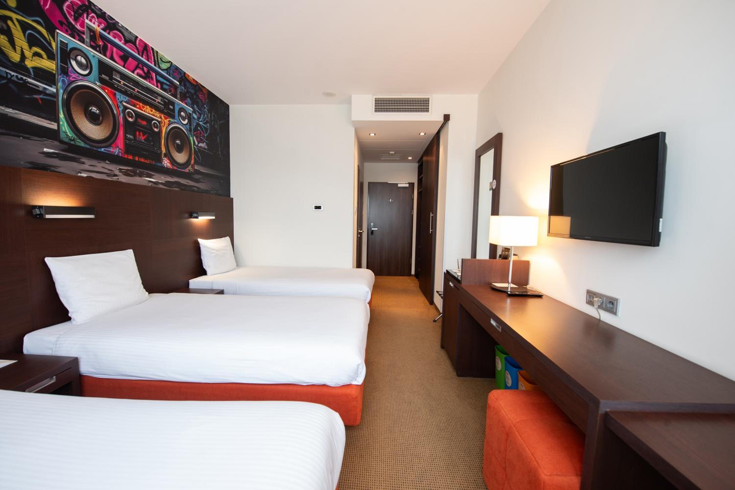 Triple Room - Photo 1