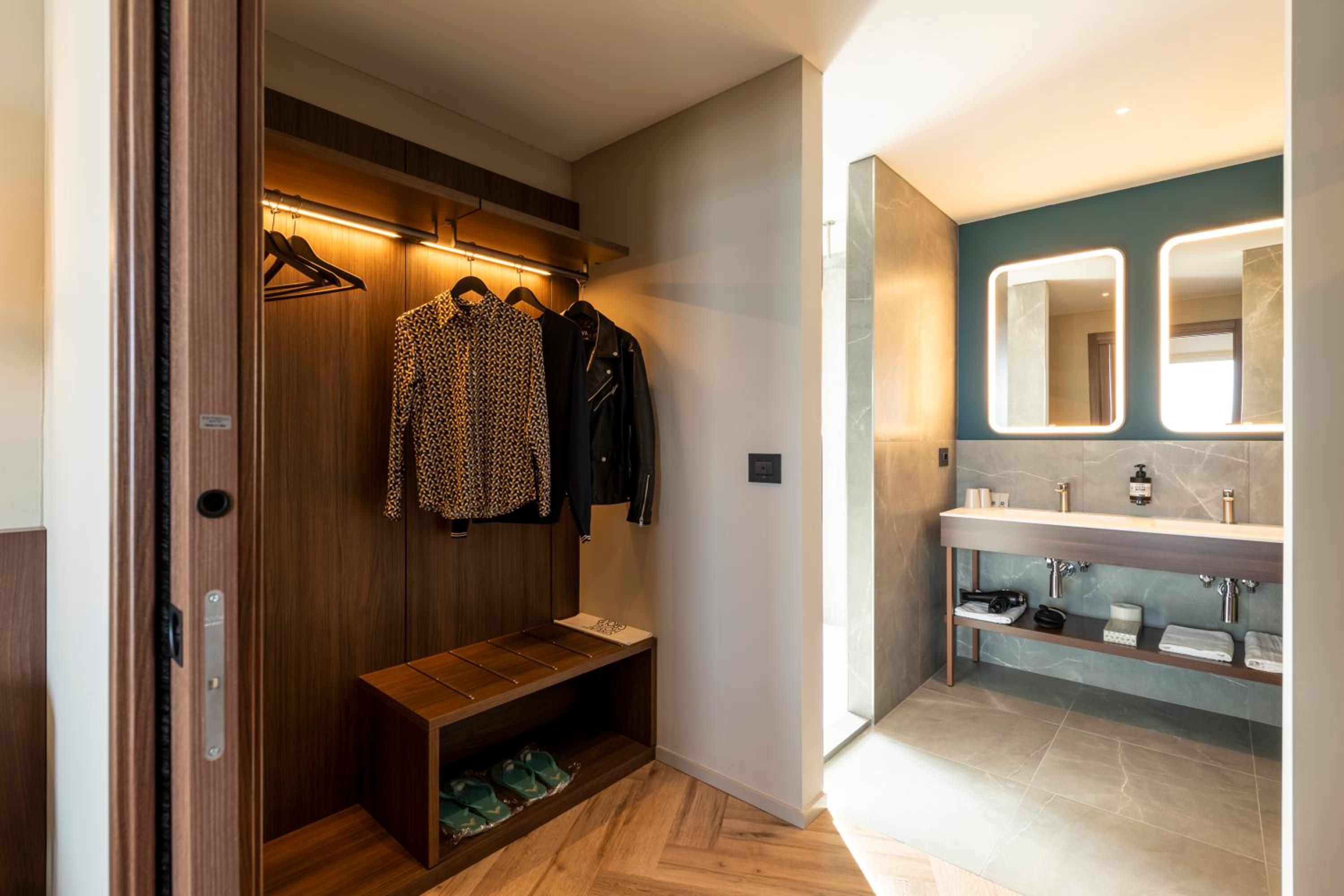 Junior Suite with Sea View - Photo 14