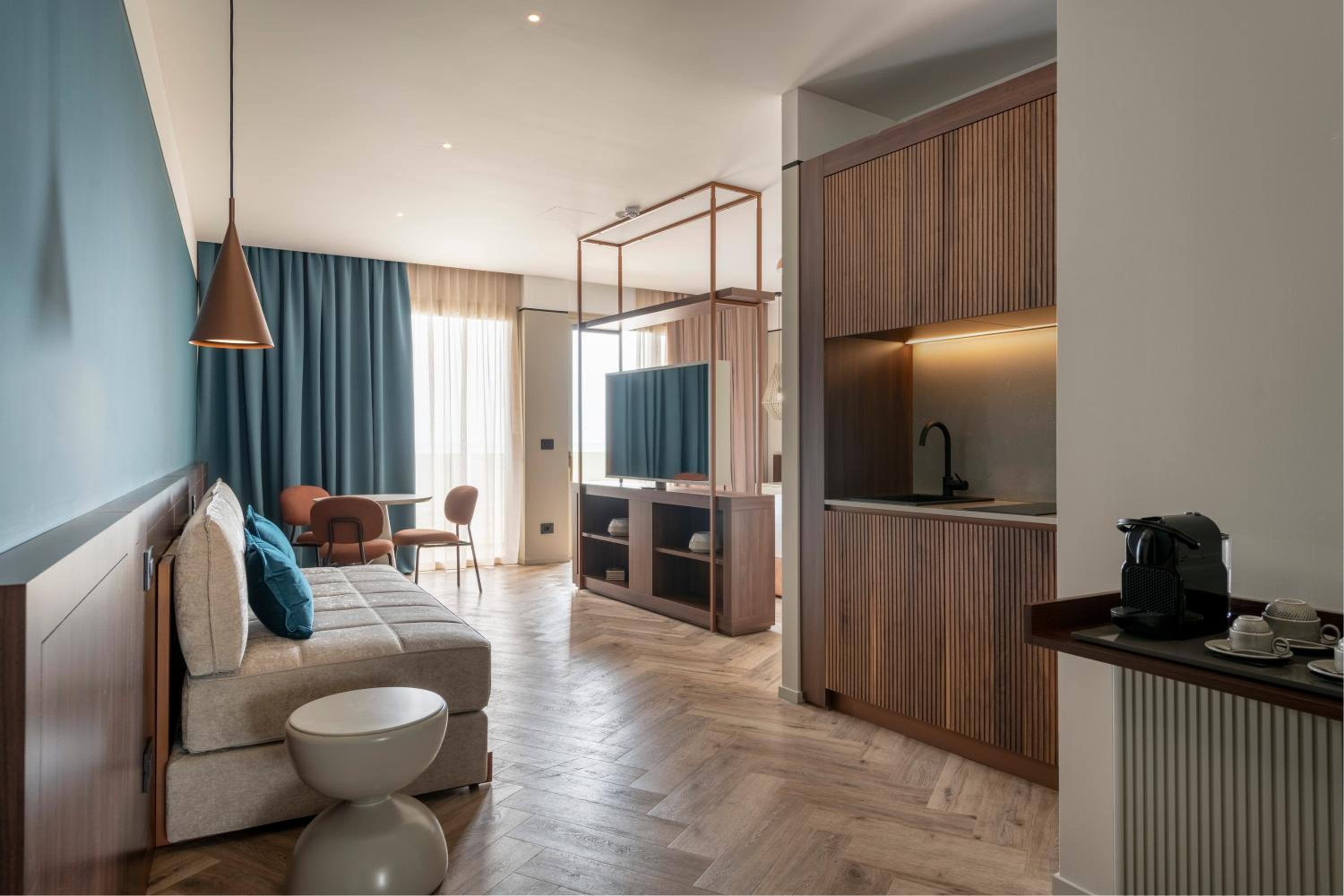 Junior Suite with Sea View - Photo 1