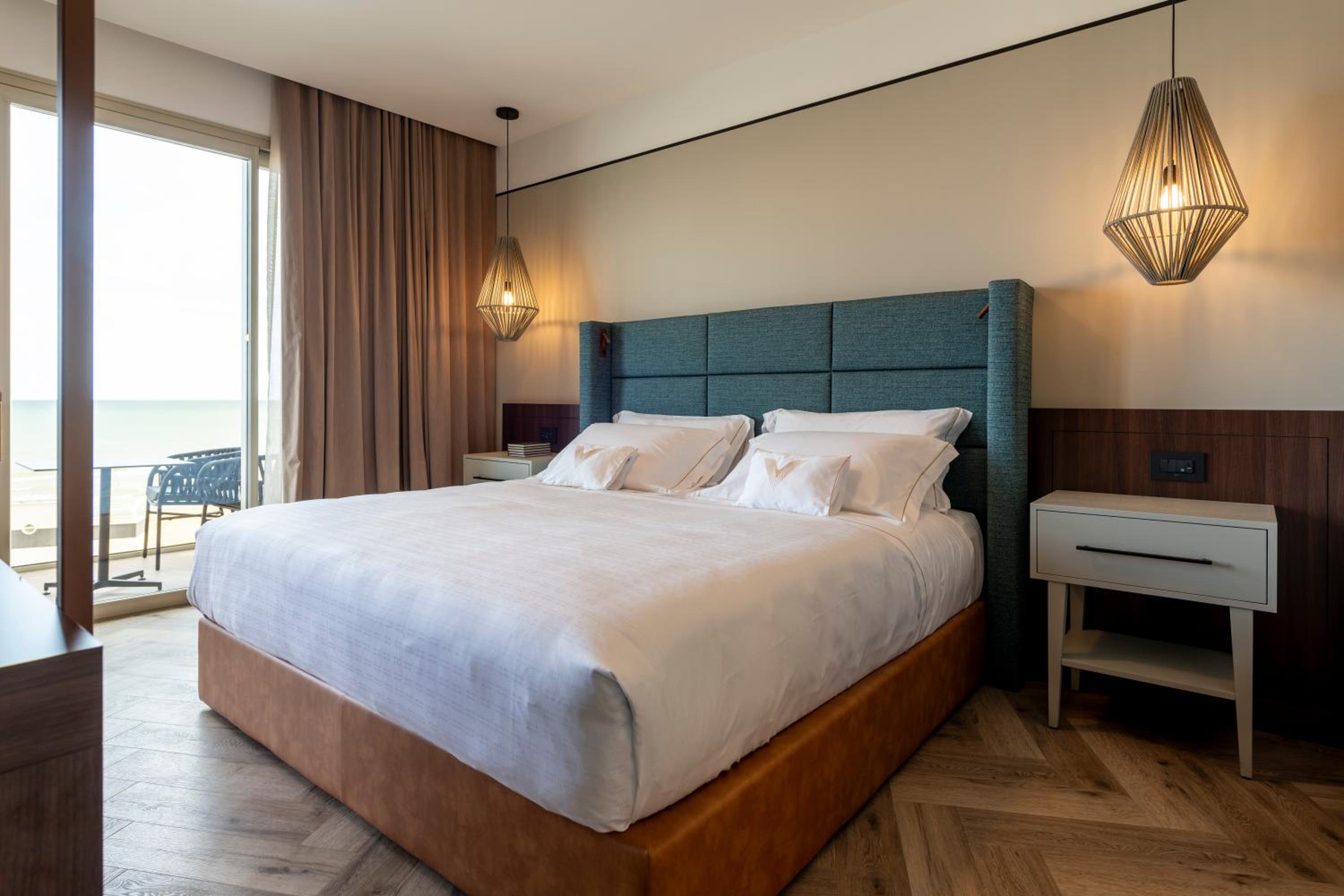 Junior Suite with Sea View - Photo 10