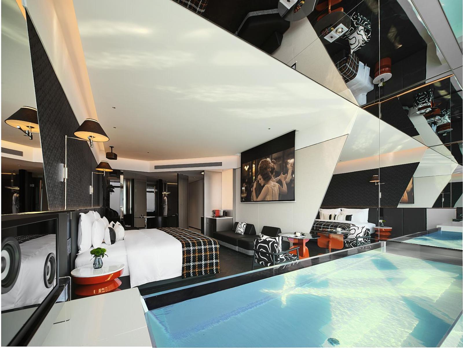 180° River View King Room With Bathtub