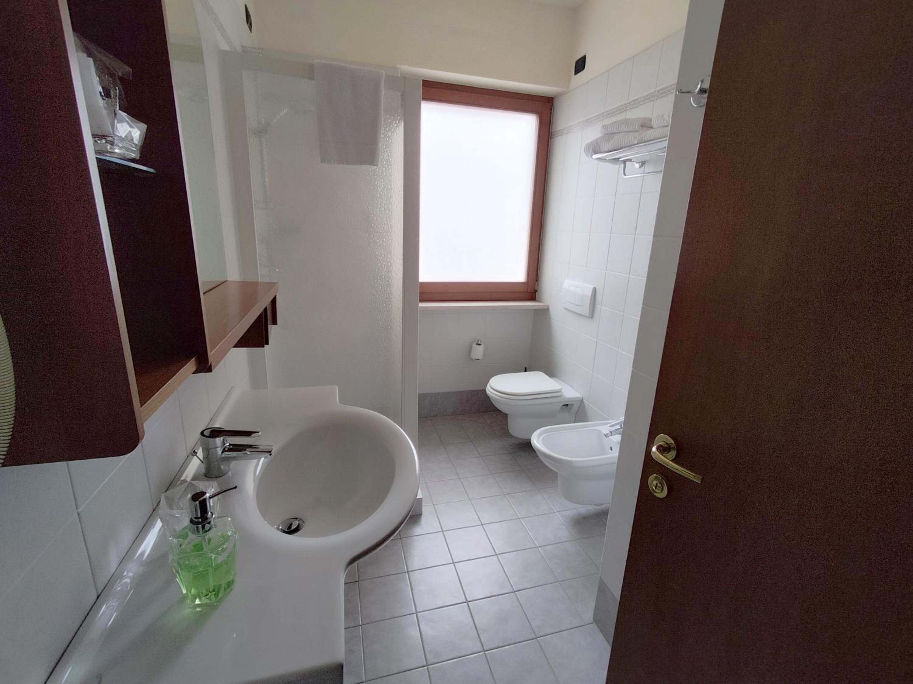 Deluxe Double Room with Patio photo 2