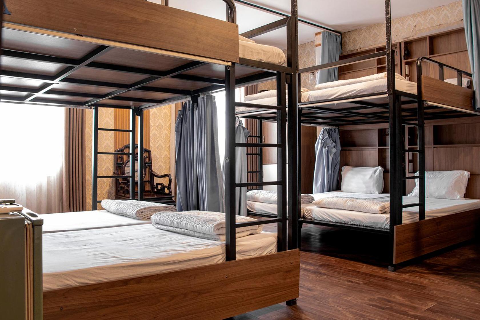 8-Bed Mixed Dormitory Room