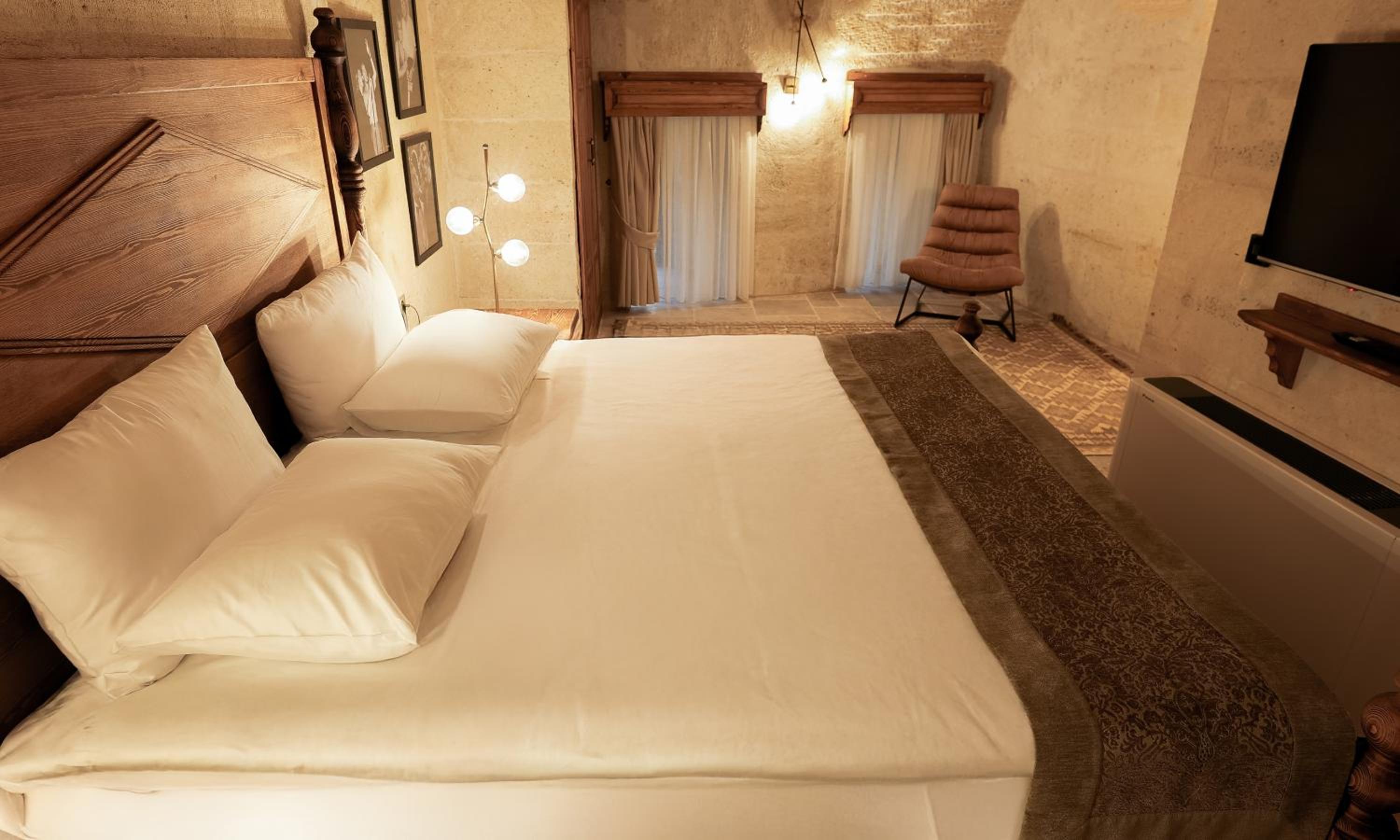 Two-Bedroom Suite - Photo 12