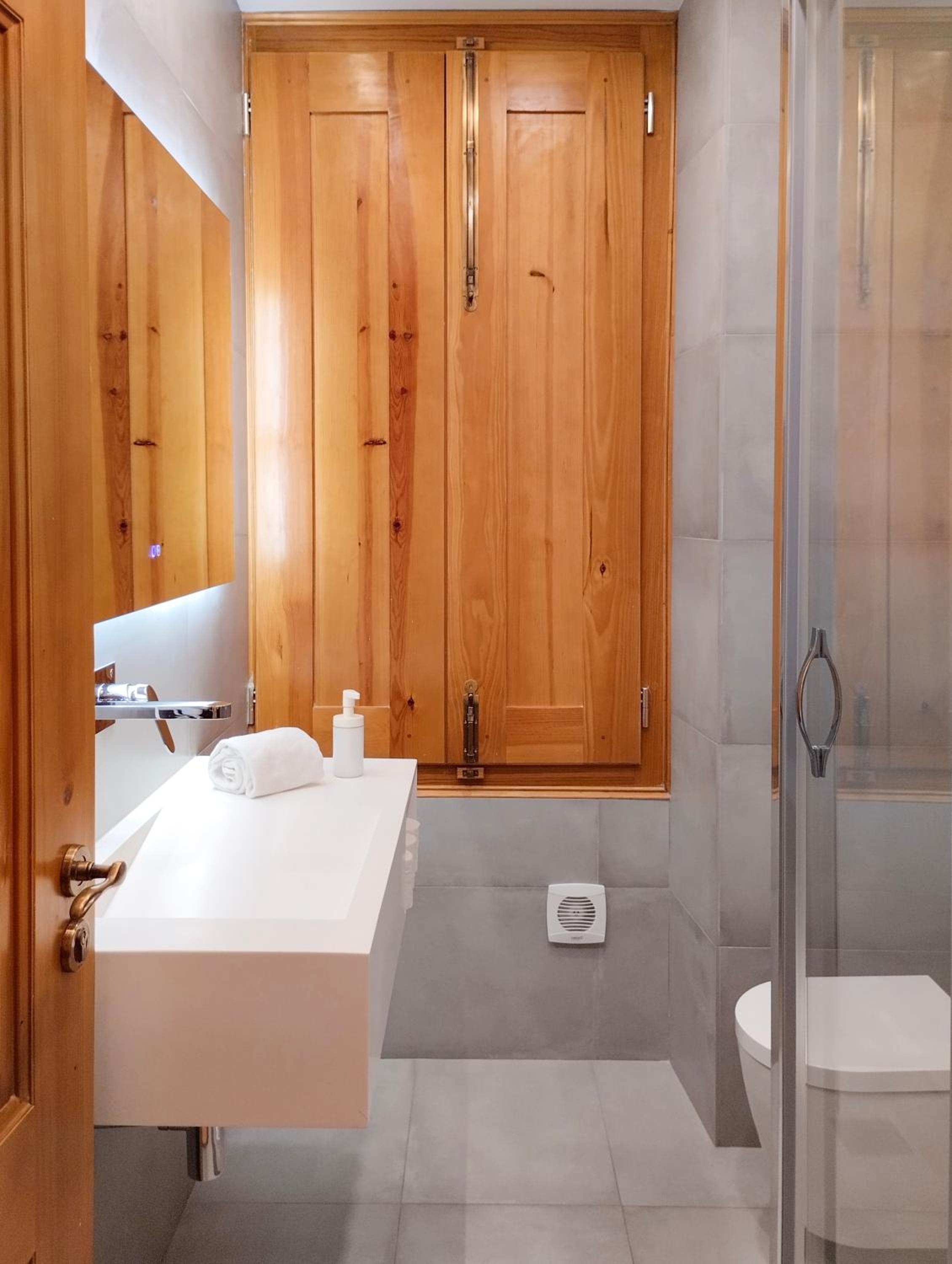 Quadruple Room with External Shared Bathroom photo 3