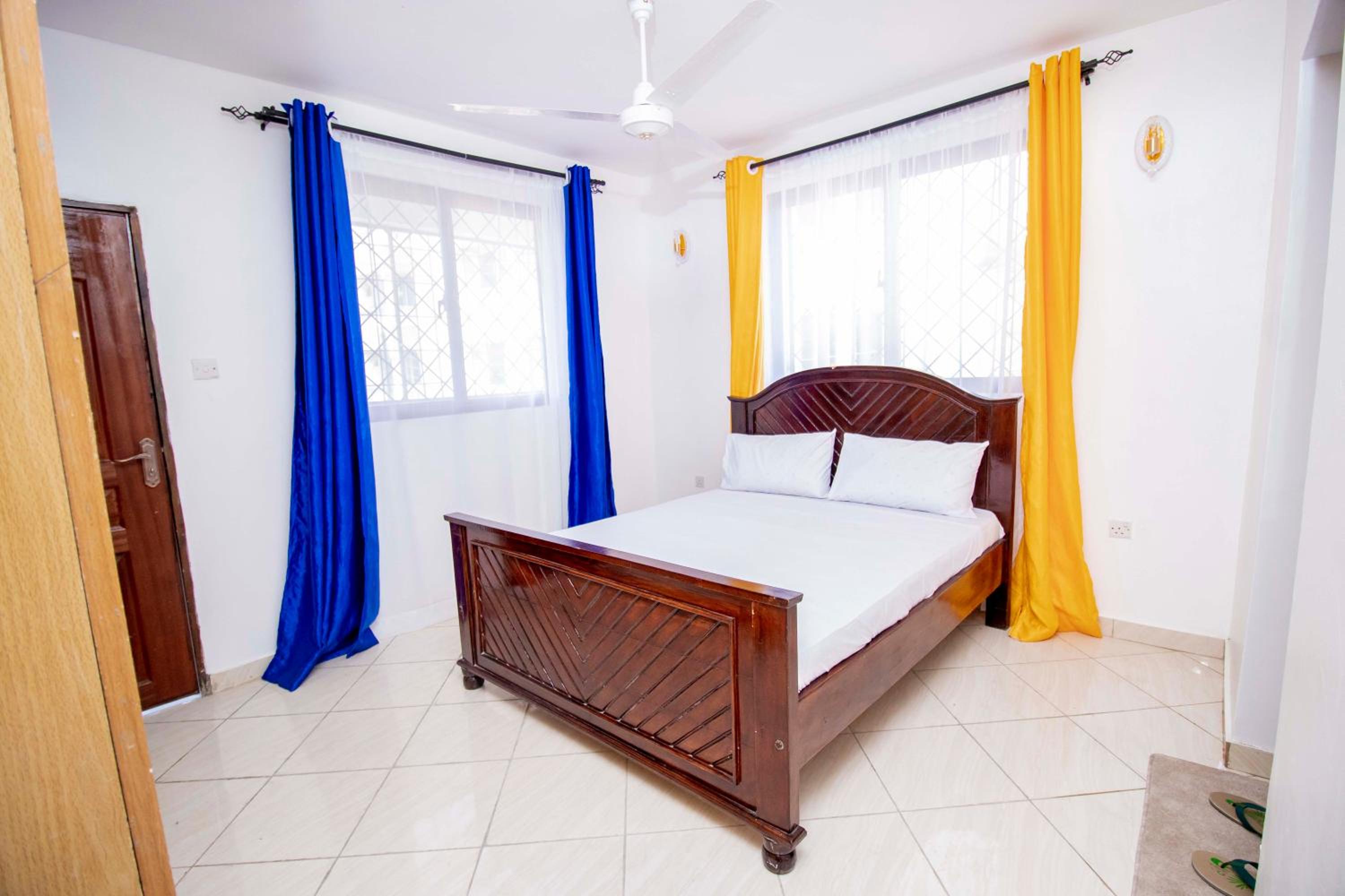 Apartment With View And Balcony photo 2