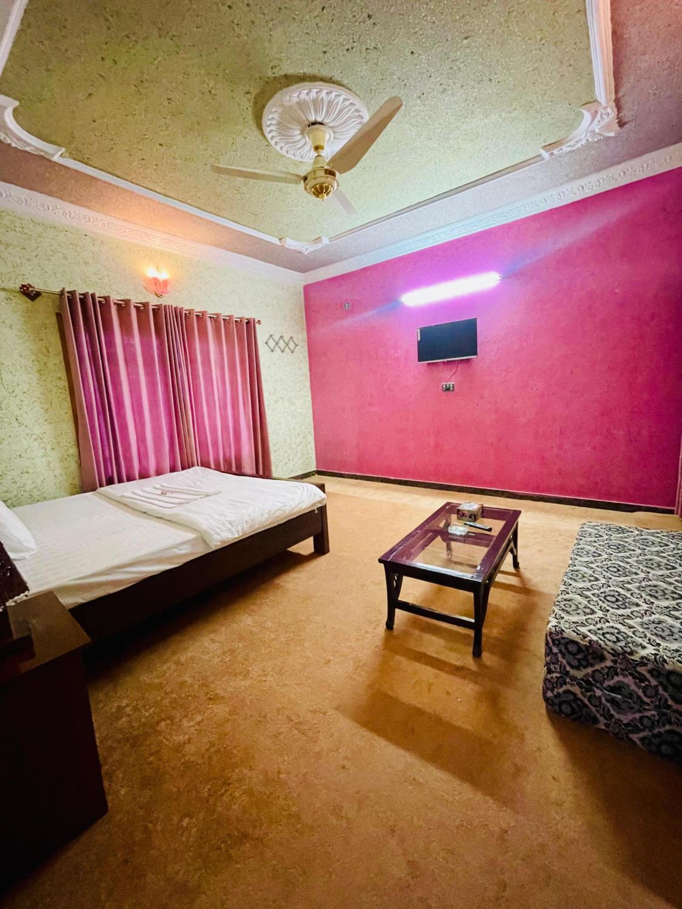 Deluxe Queen Room with Two Queen Beds photo 3
