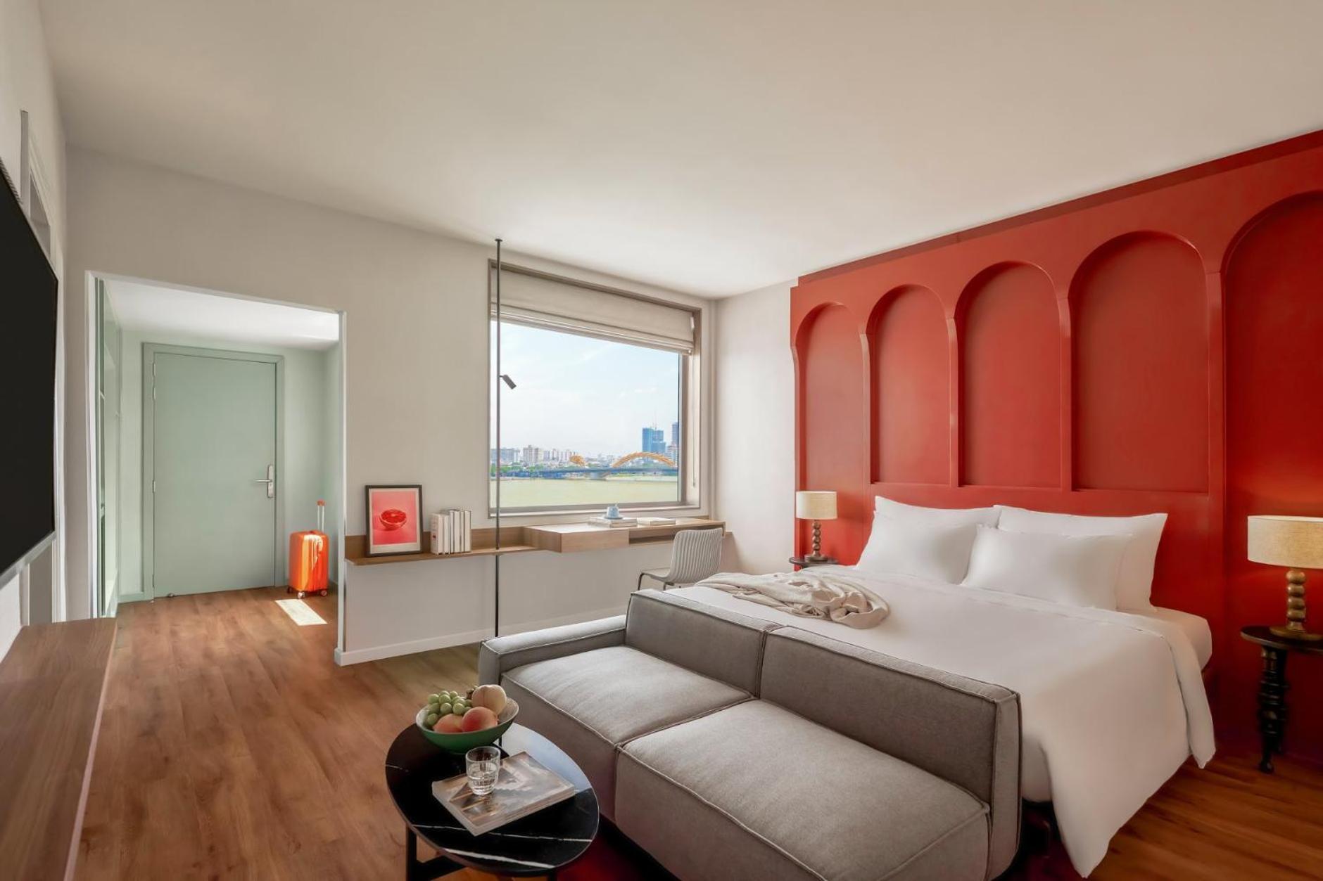 Deluxe Comfort Room City View - Photo 4