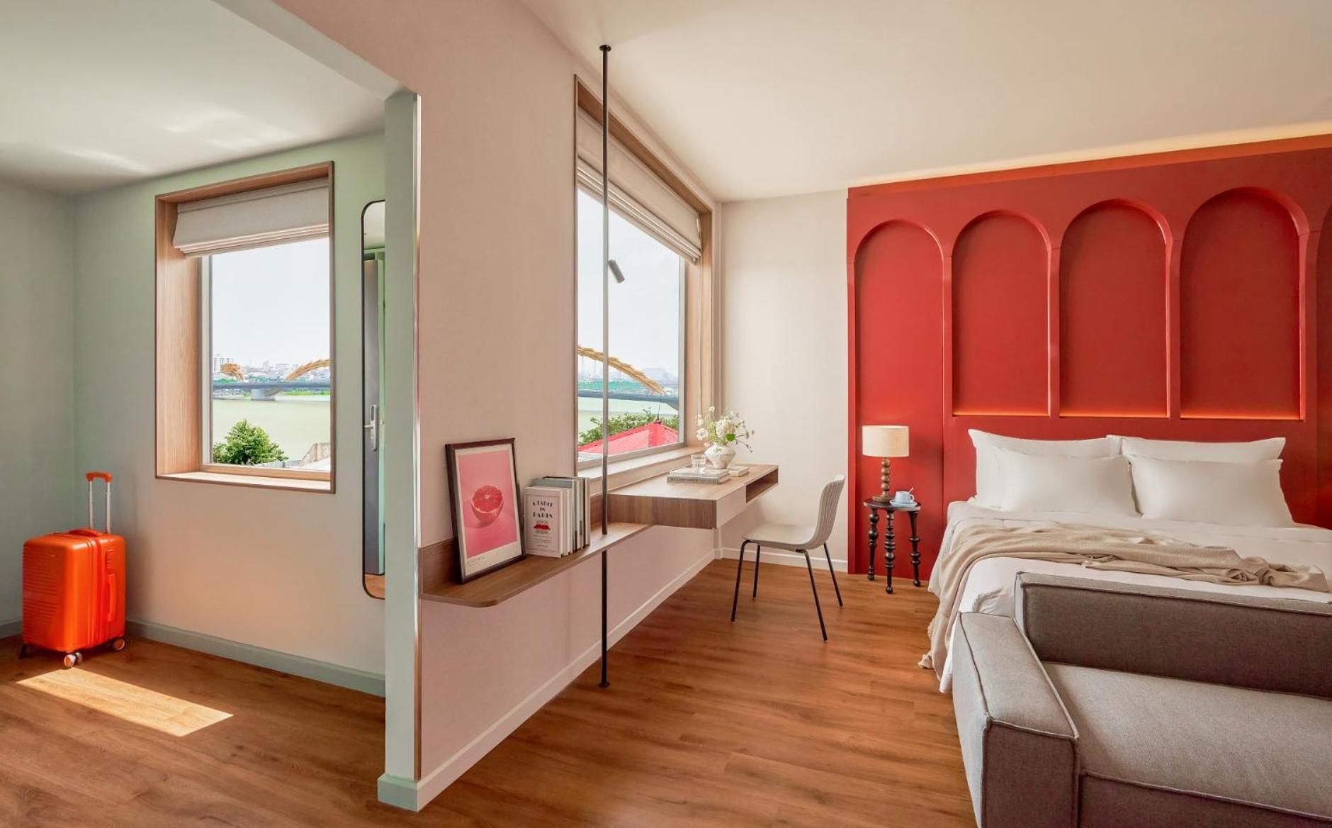 Deluxe Comfort Room City View - Photo 5