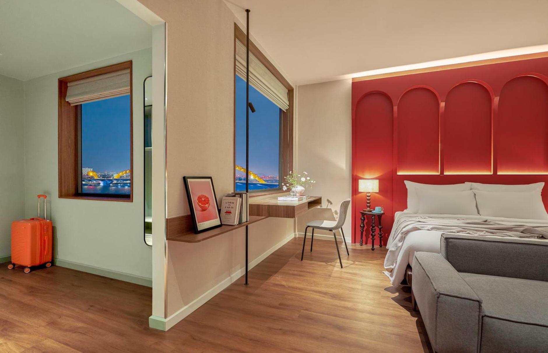 Deluxe Comfort Room City View - Photo 1