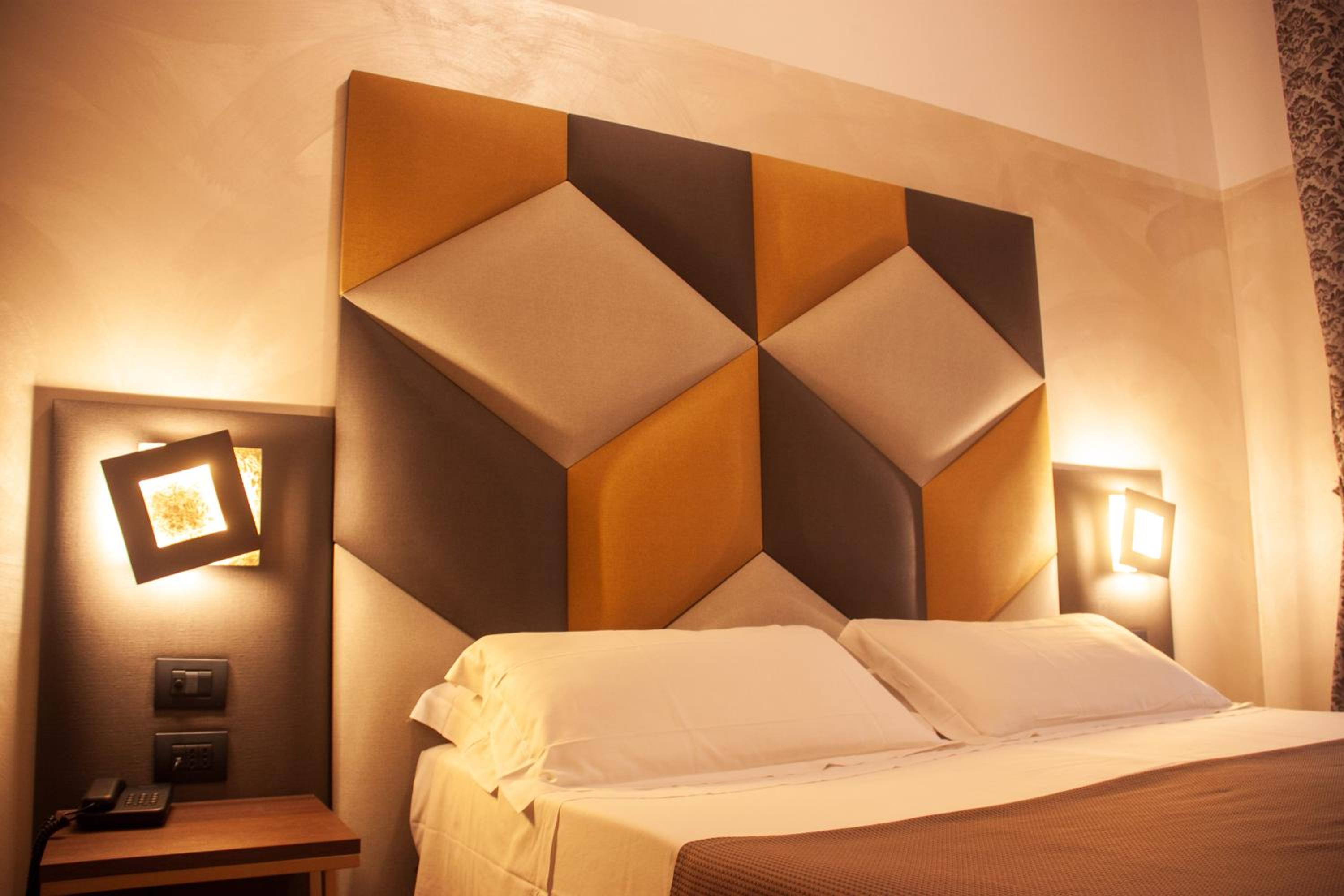 Double or Twin Room thumbnail 6