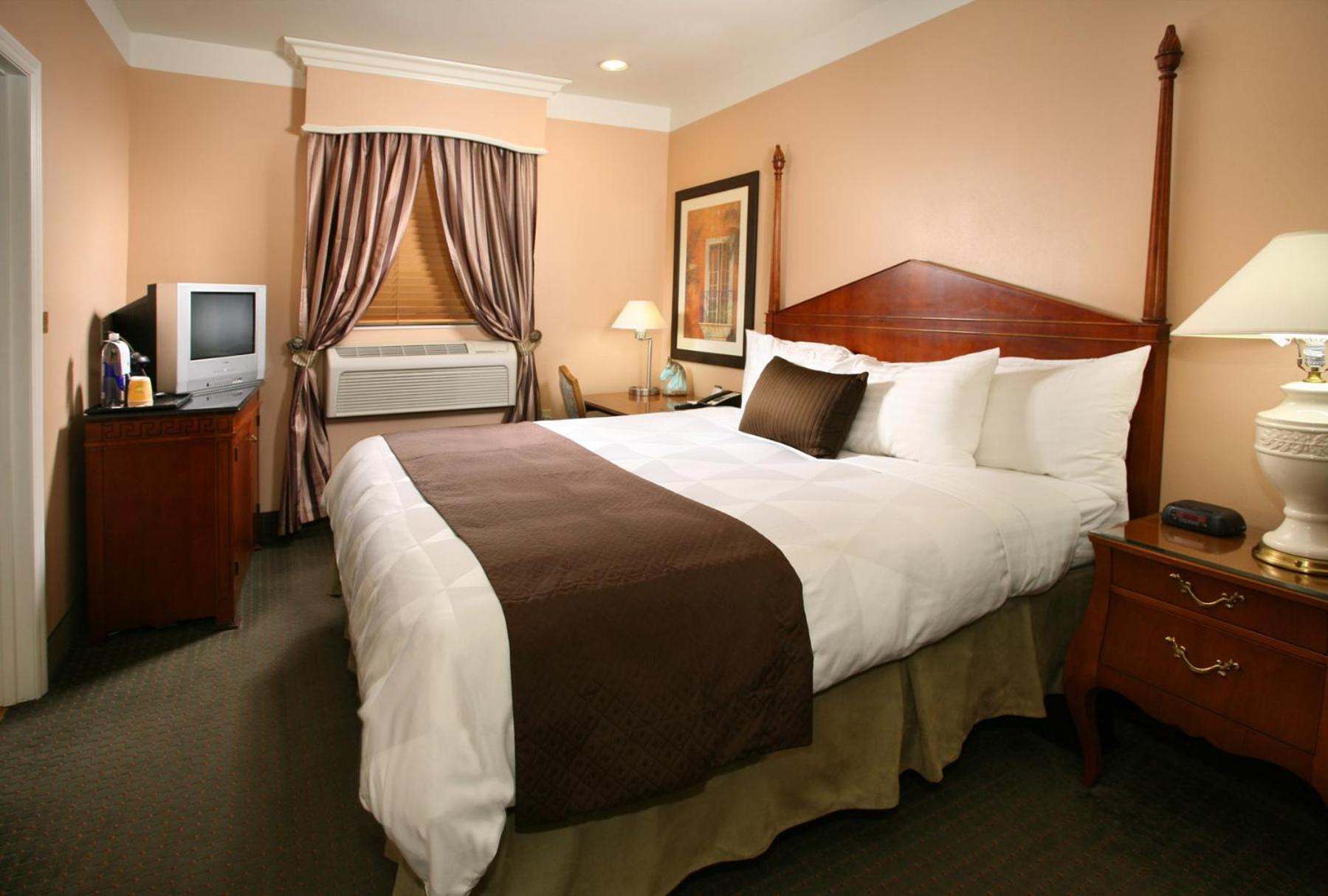 Deluxe King Room