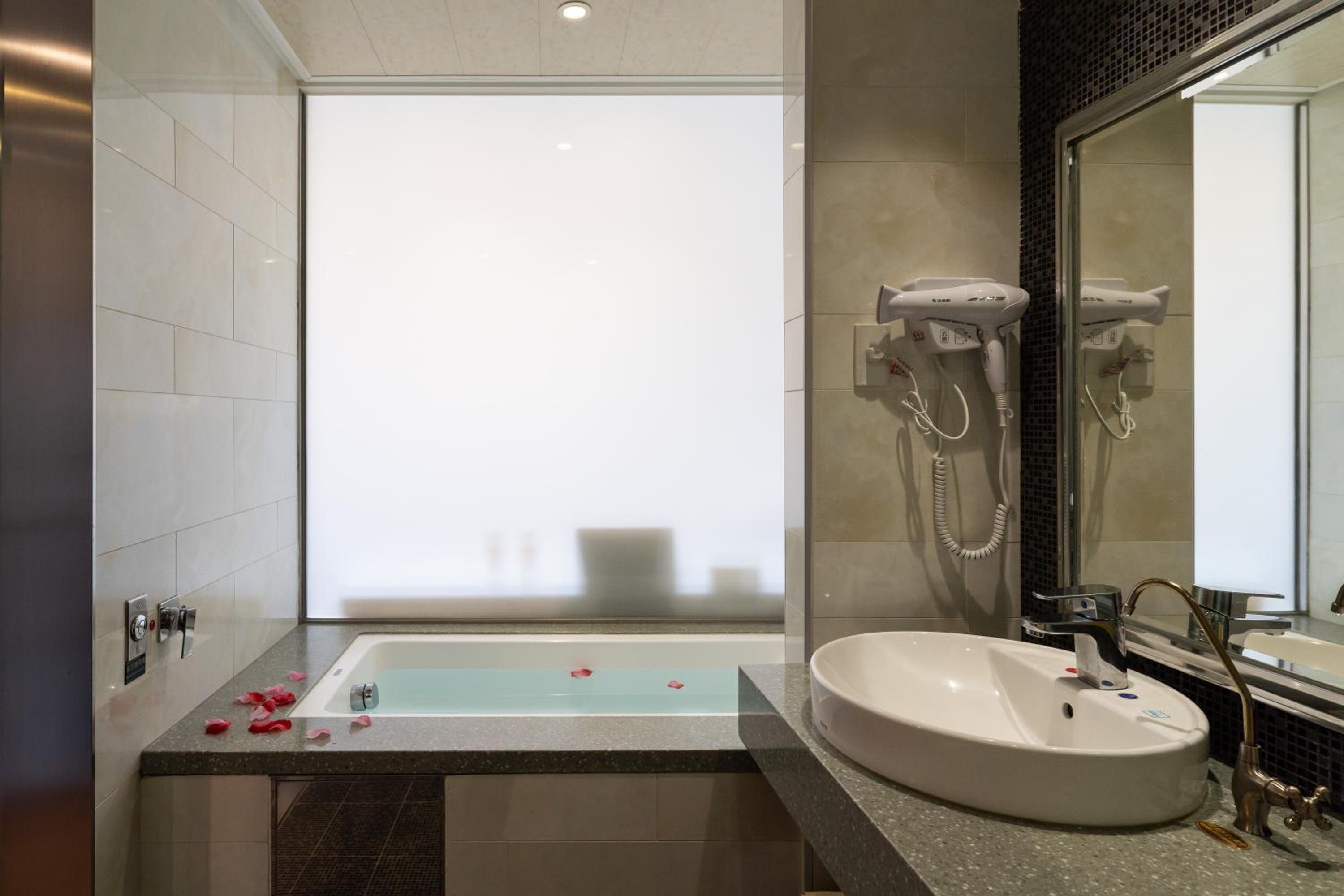 Deluxe Double Room - Photo 5