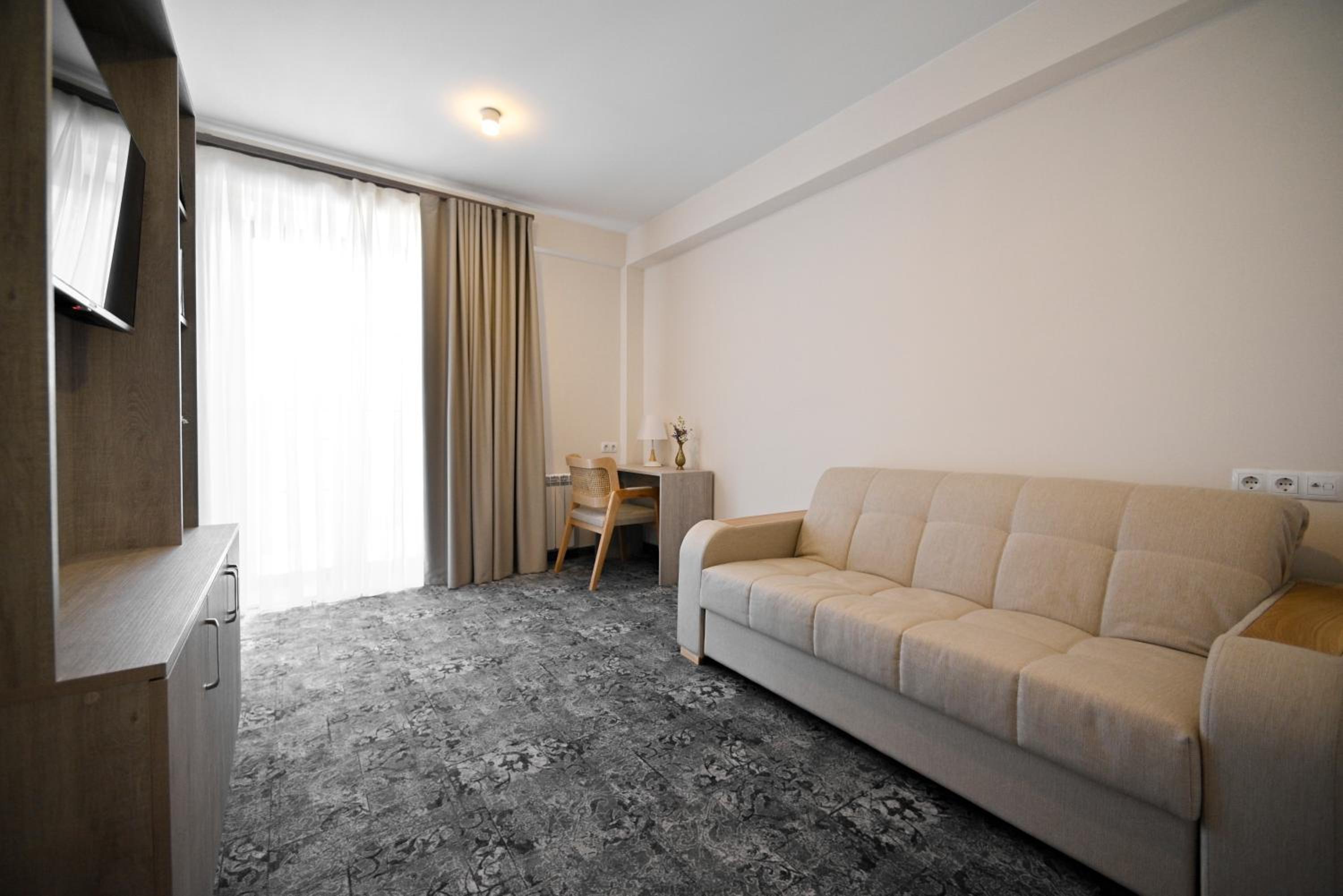 One-Bedroom Suite photo 2