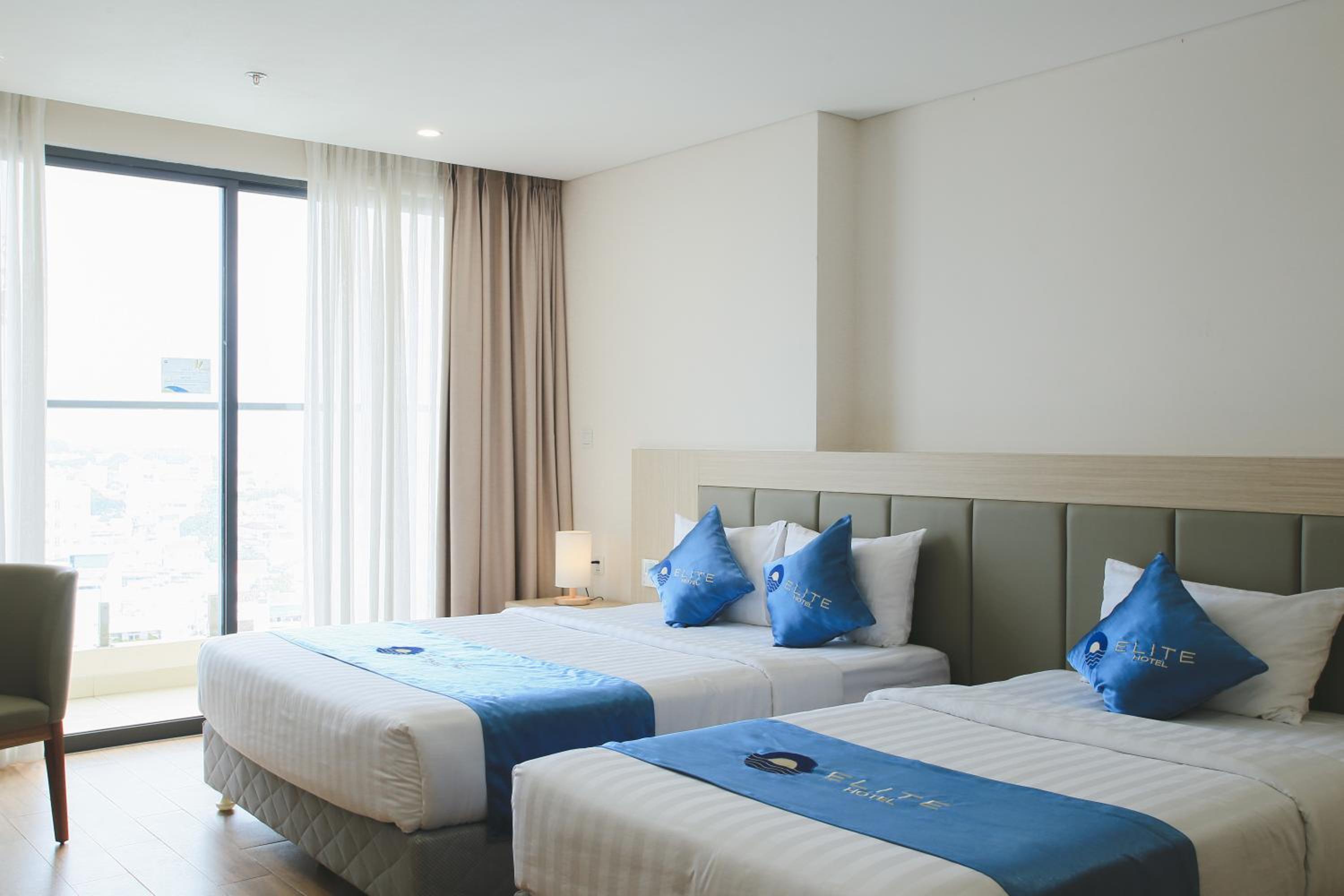 Family Room with Sea View - Photo 5
