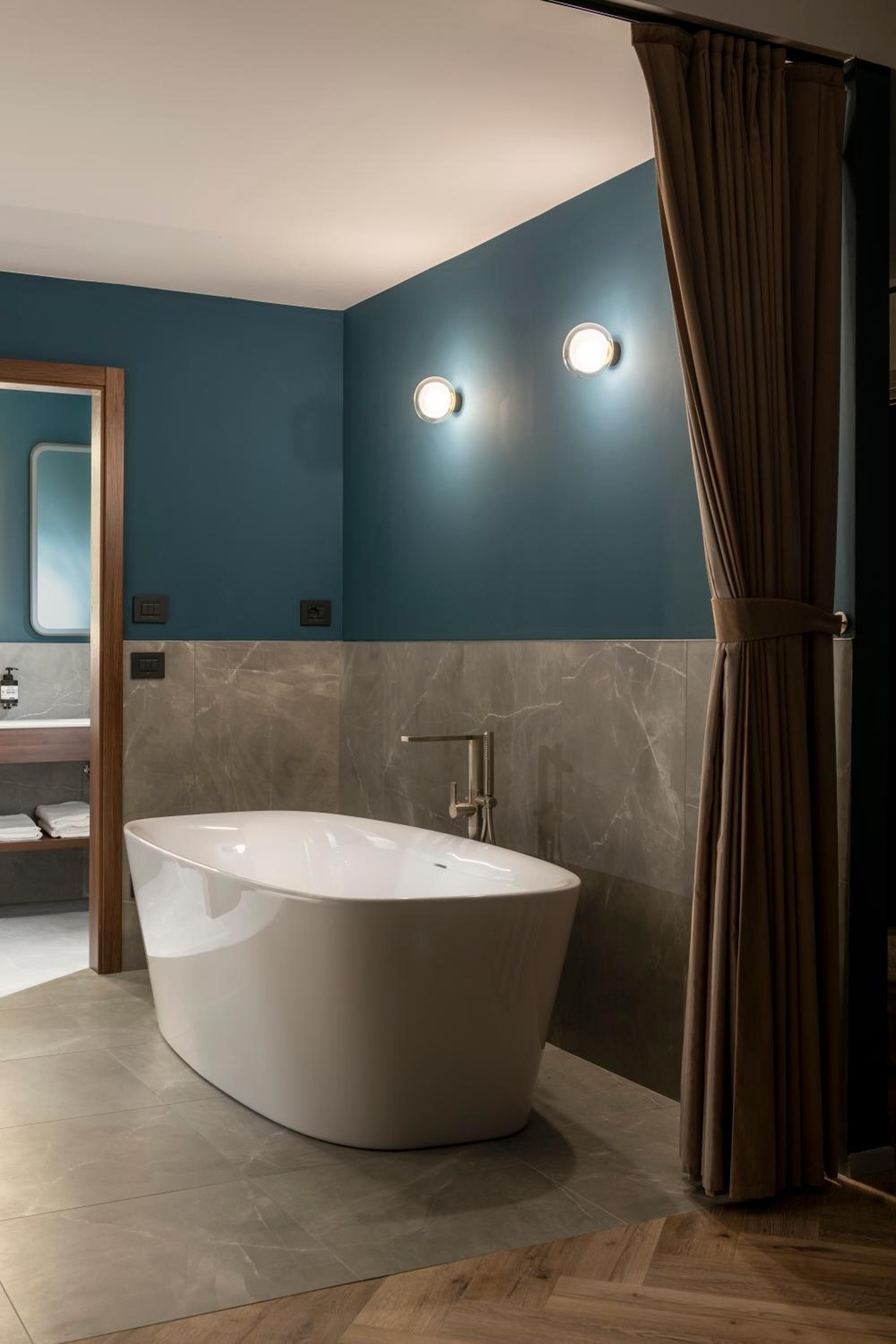 Junior Suite with Sea View - Photo 3