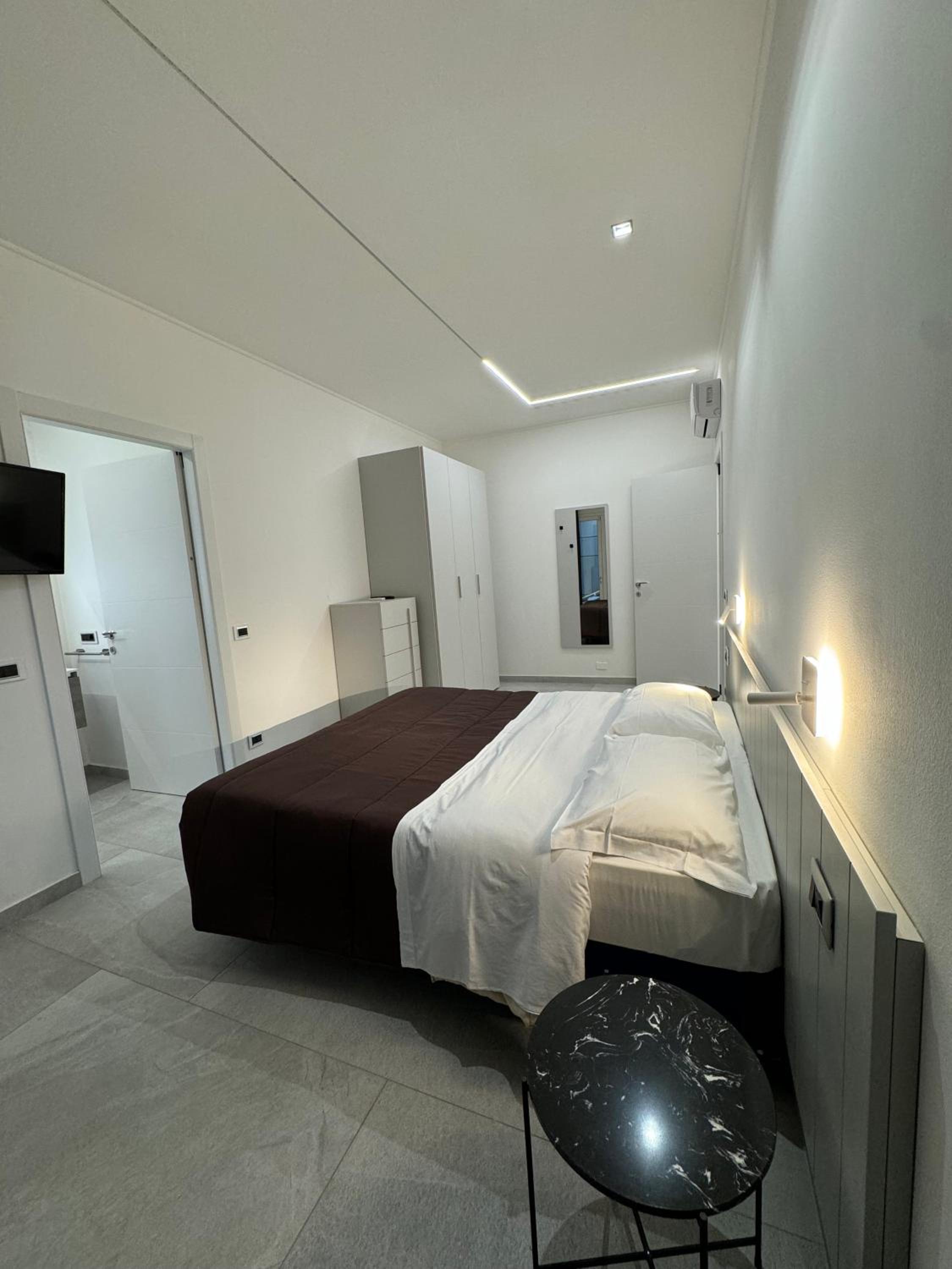 Three-Bedroom Deluxe Apartment photo 2