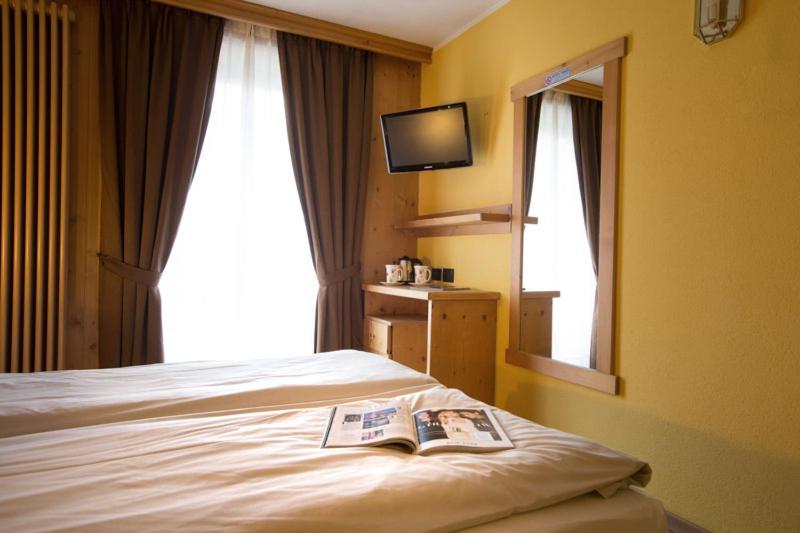 Double Room with Extra Bed - Photo 2