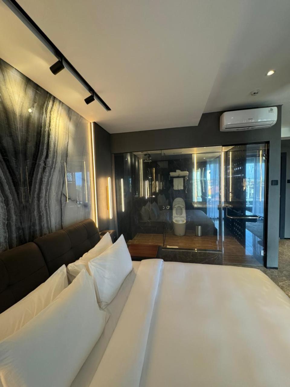 Studio With Balcony photo 3