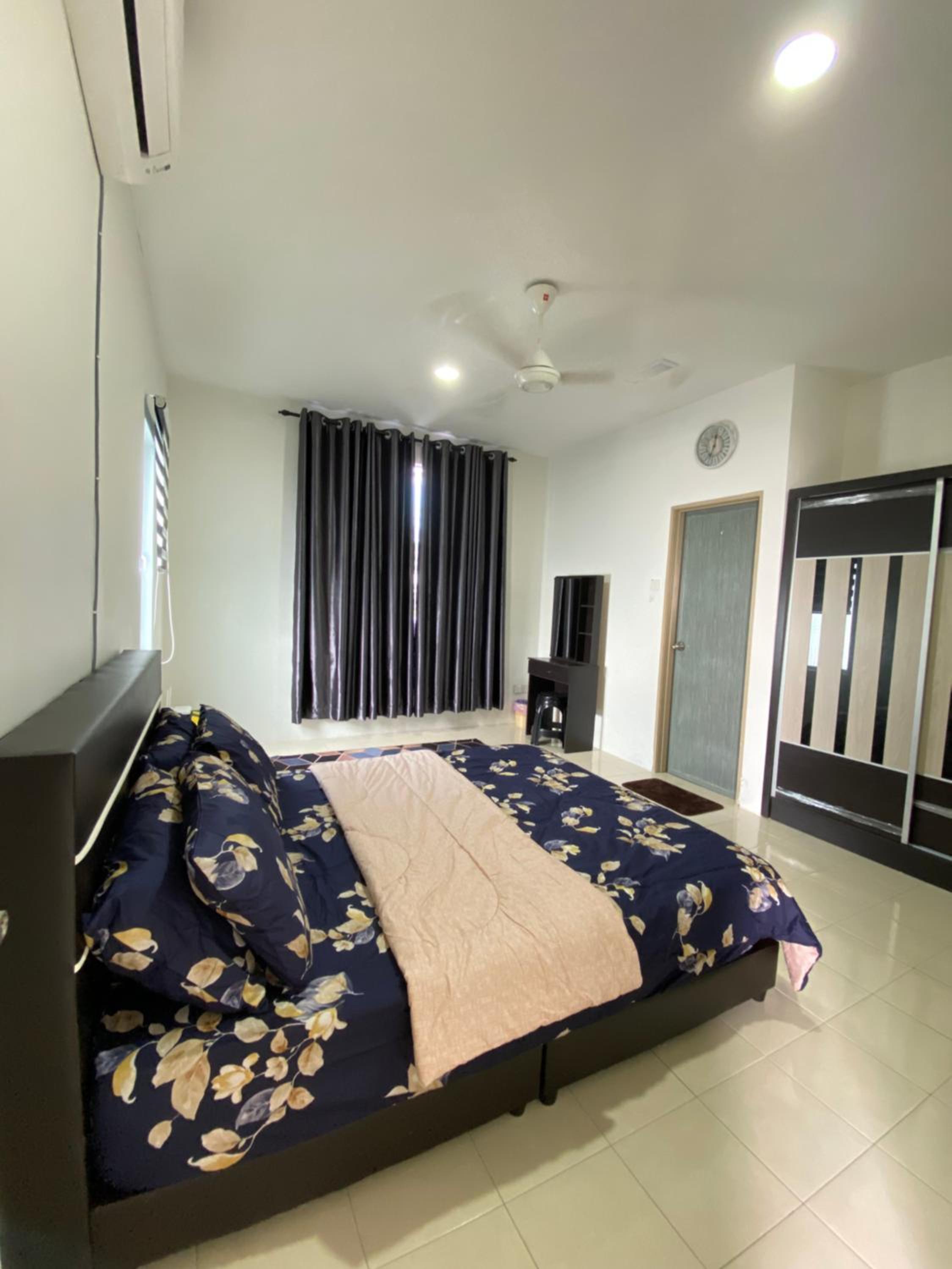 Three-Bedroom Vacation Home photo 2