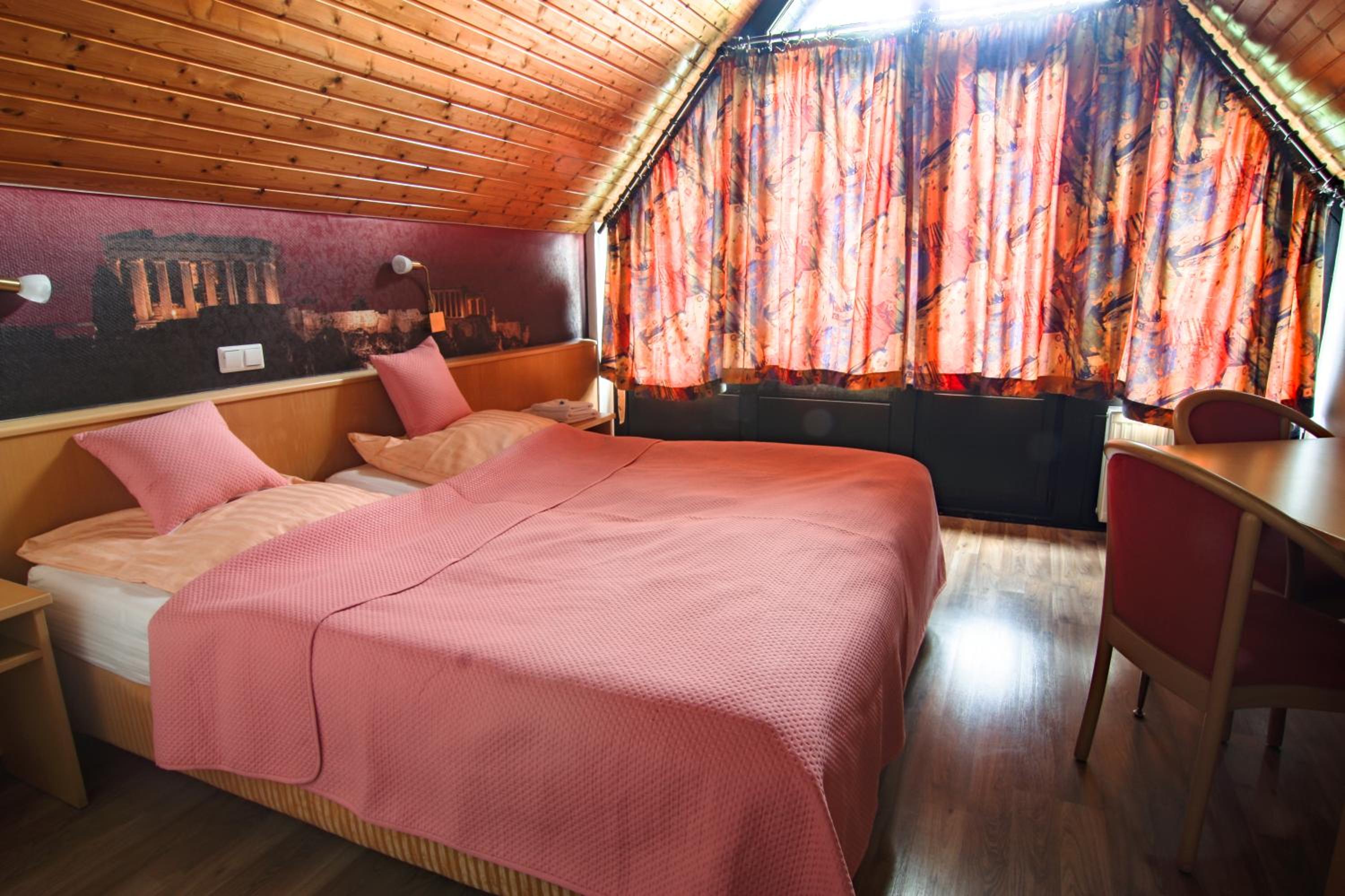 Double Room with Balcony - Photo 1