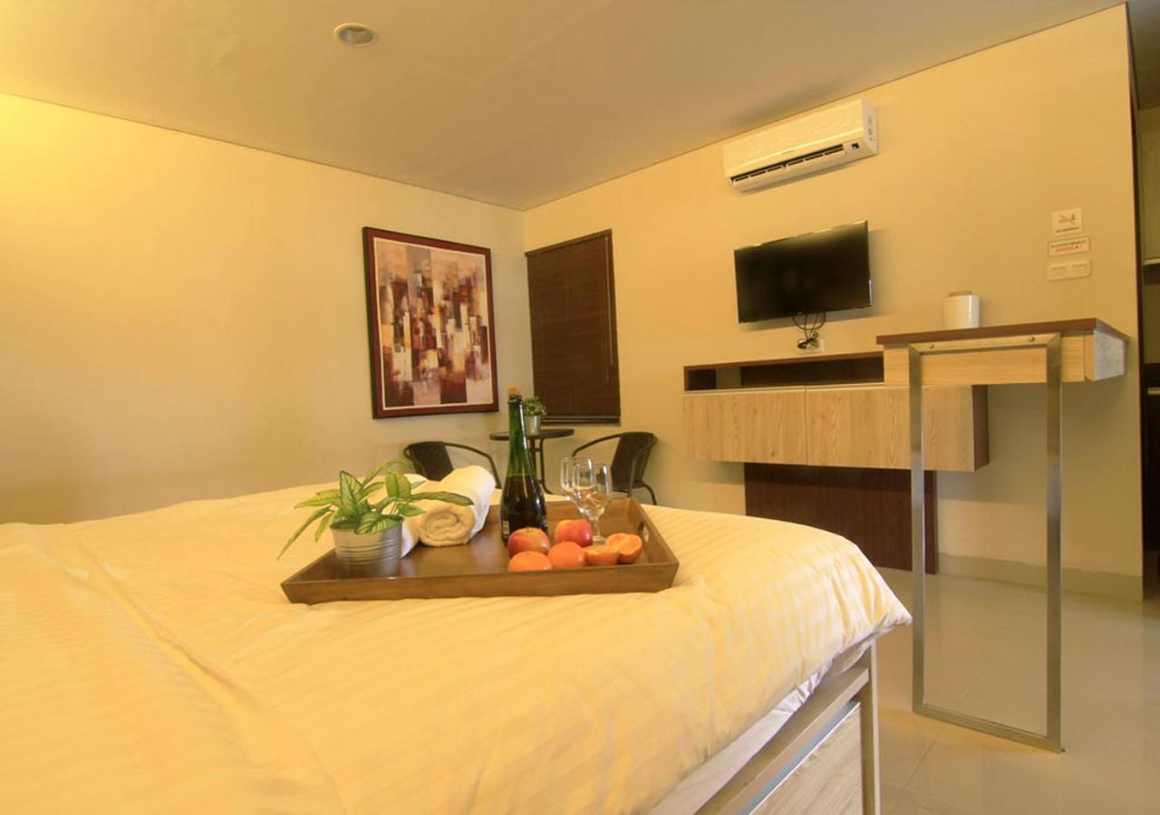Executive Suite - Photo 3