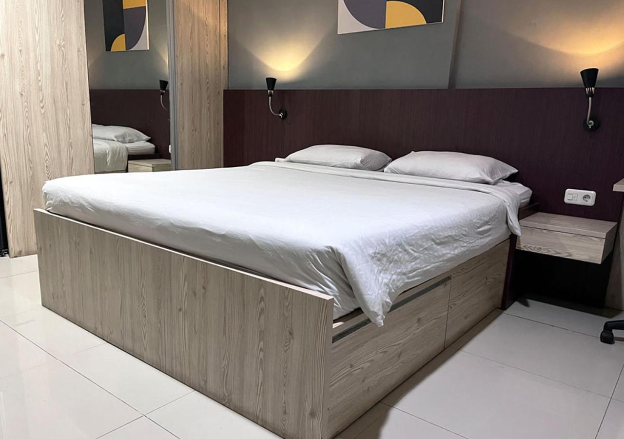 Executive Suite - Photo 6