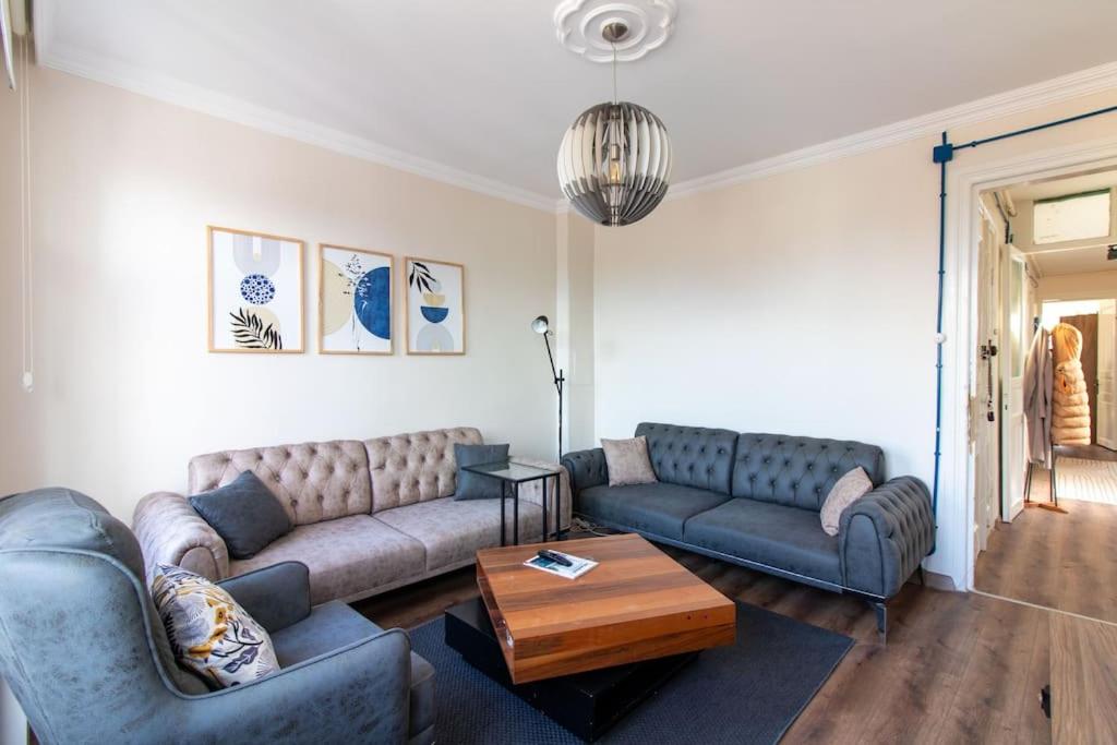 Three-Bedroom Apartment photo 1