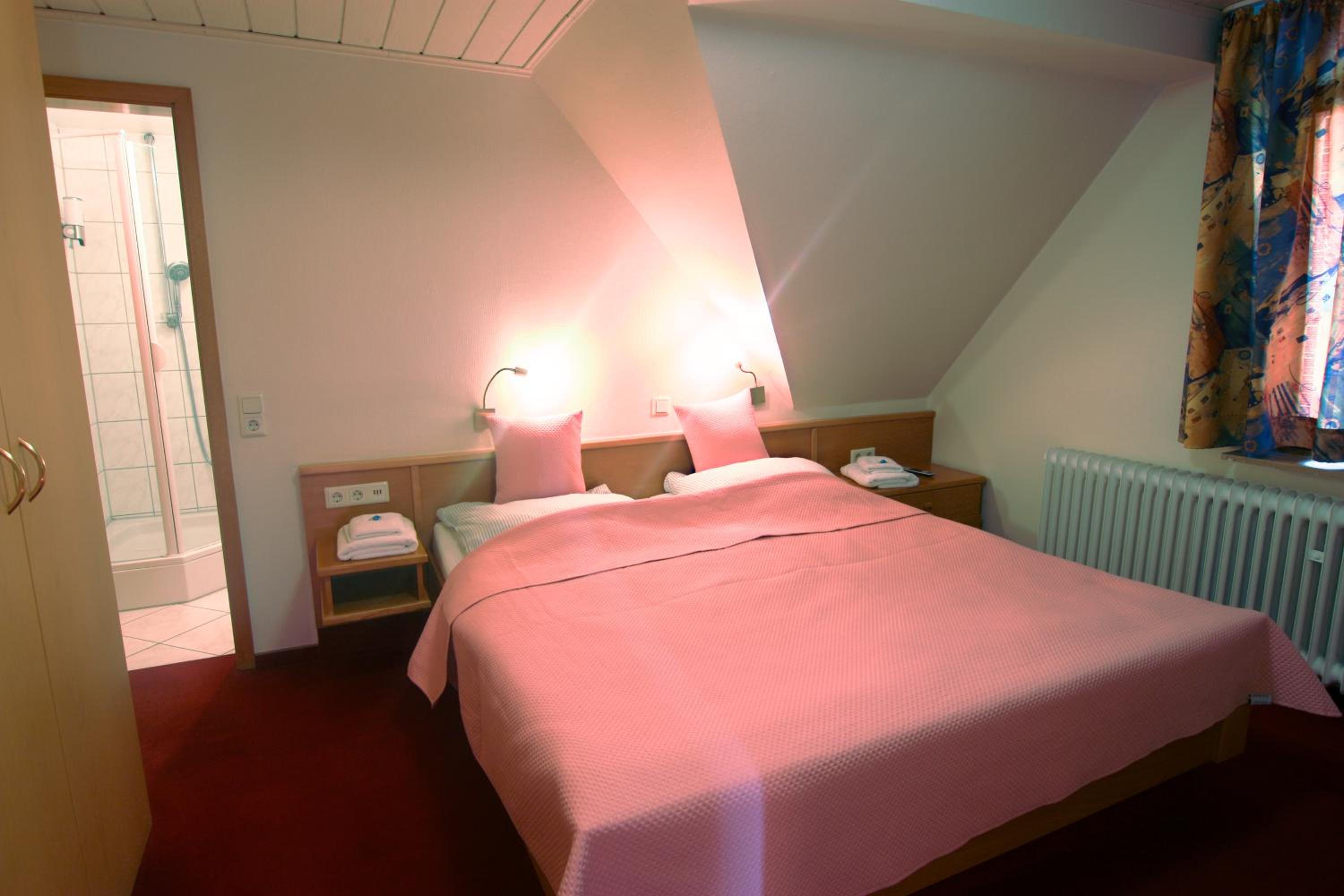 Deluxe Double Room with Balcony - Photo 6