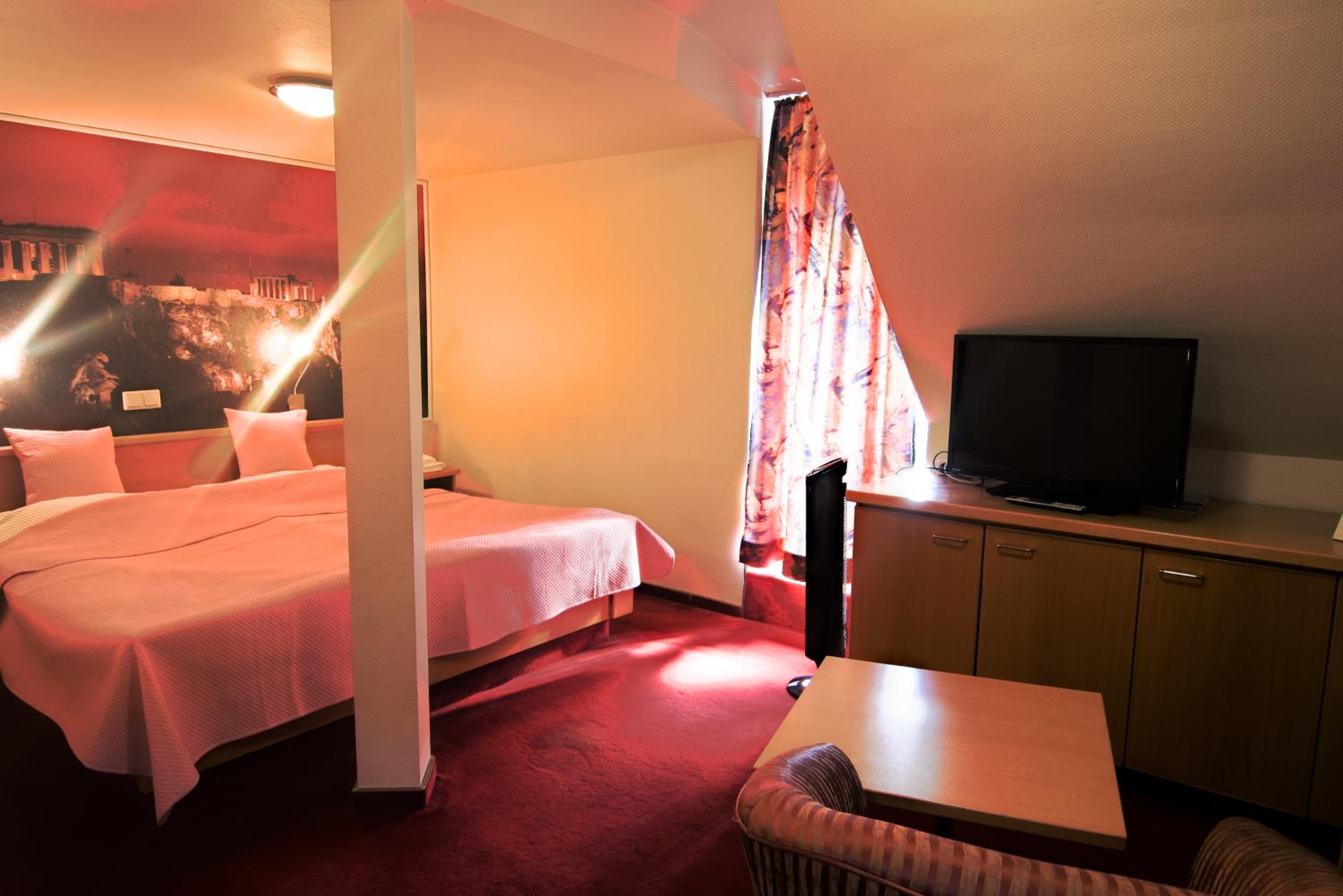 Triple Room with Balcony - Photo 1