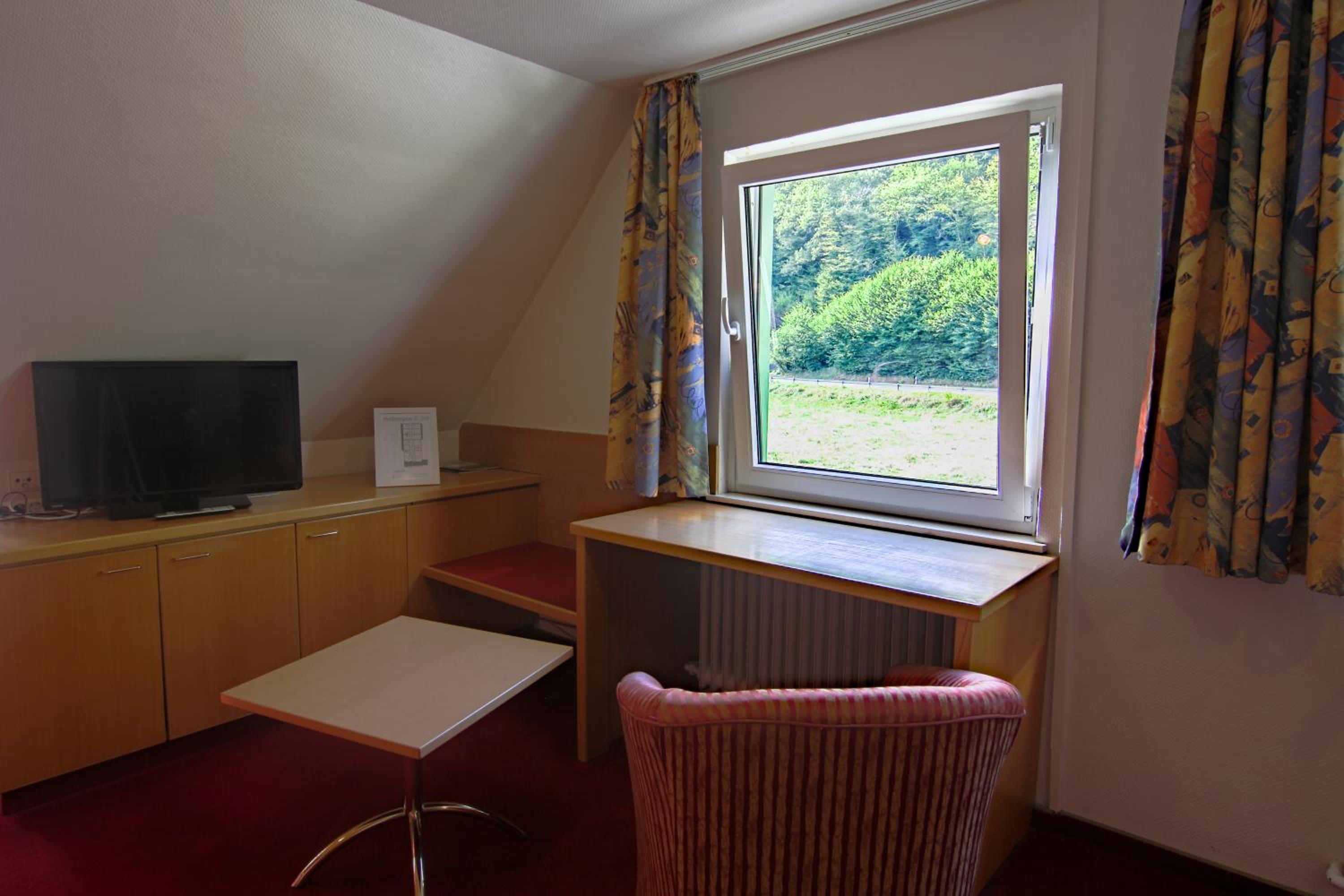 Triple Room with Balcony - Photo 6