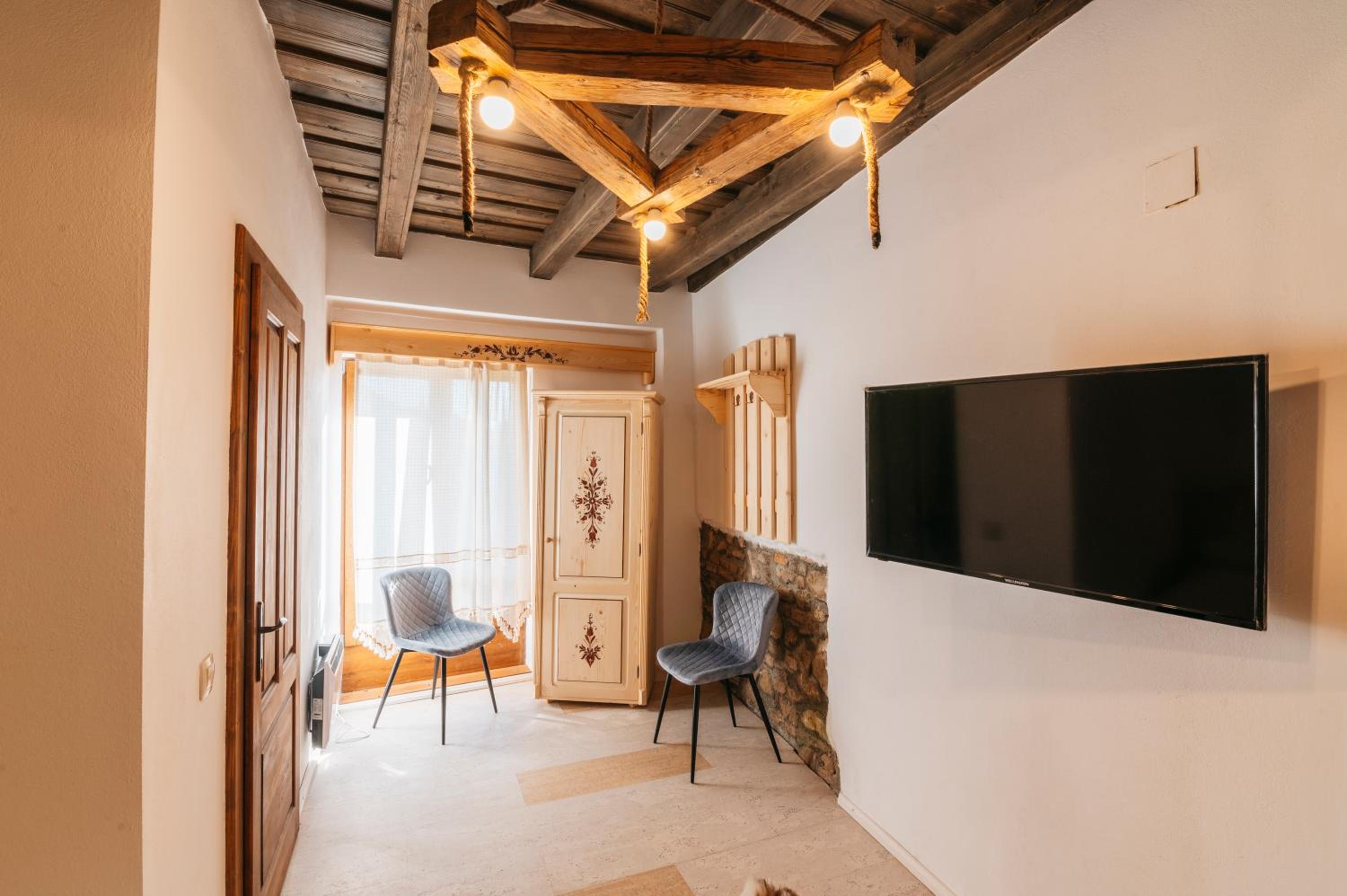 Double or Twin Room with Private Bathroom photo 2