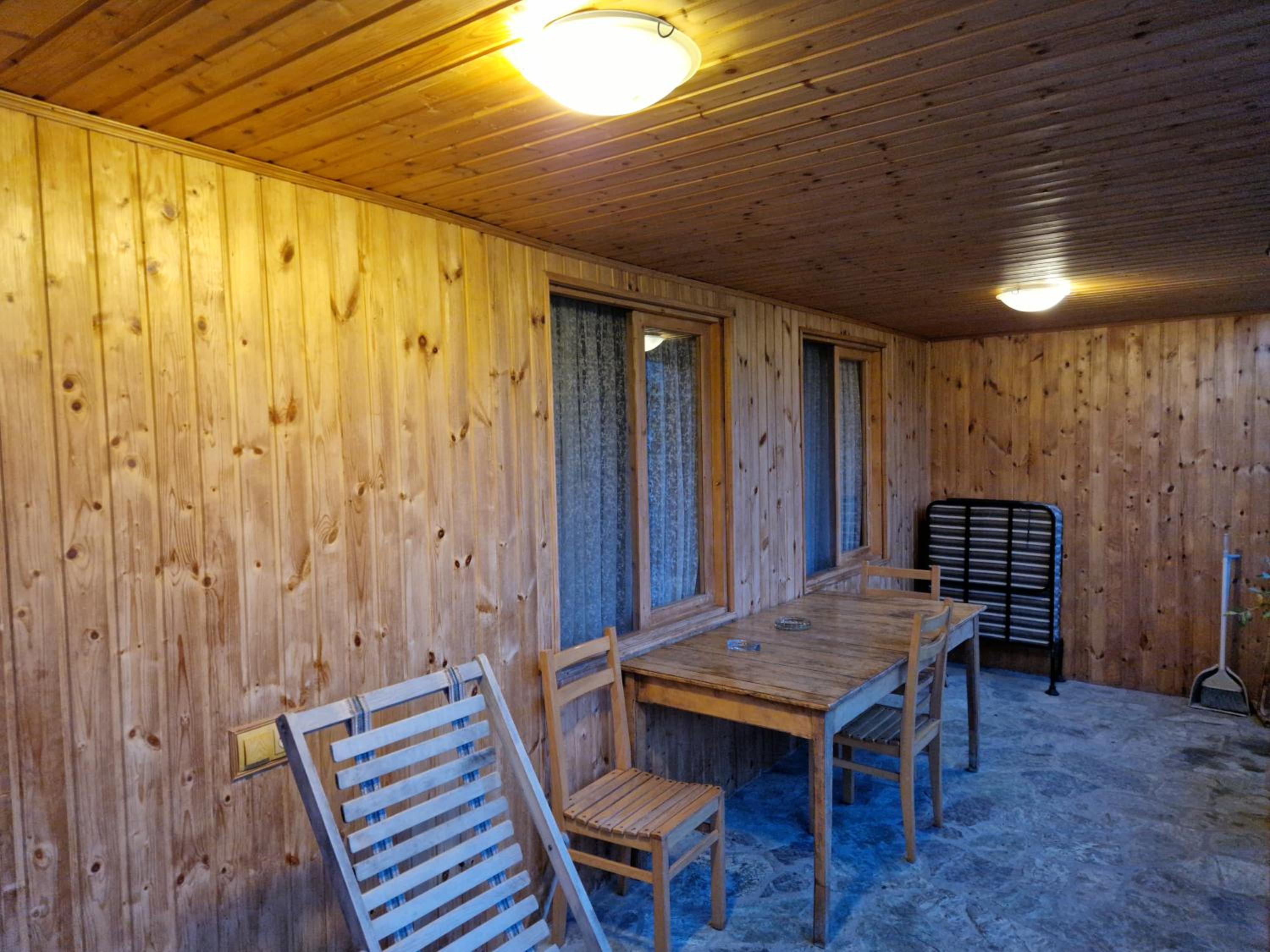 Mobile Home photo 3
