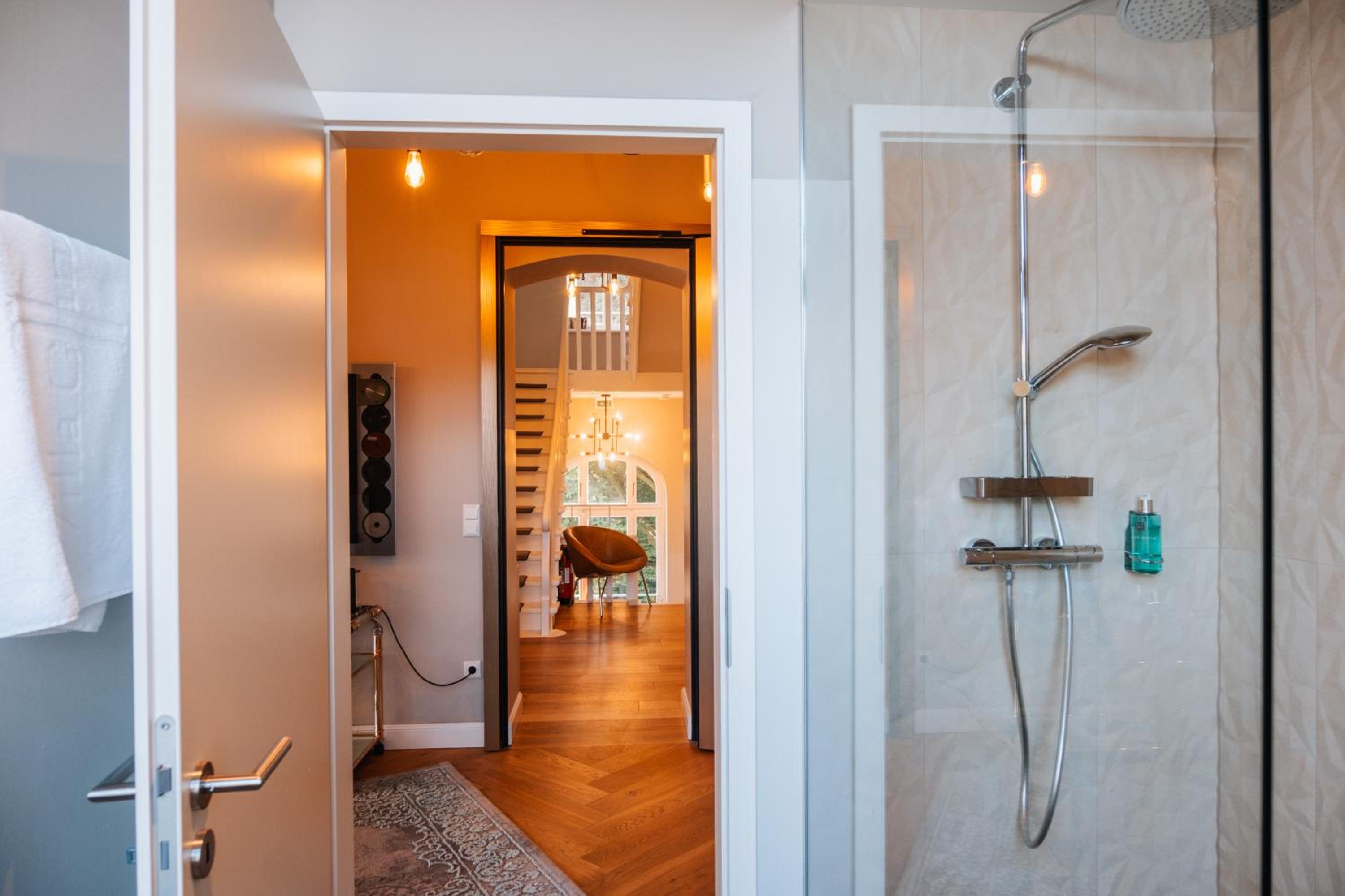 Deluxe Suite - Photo 8