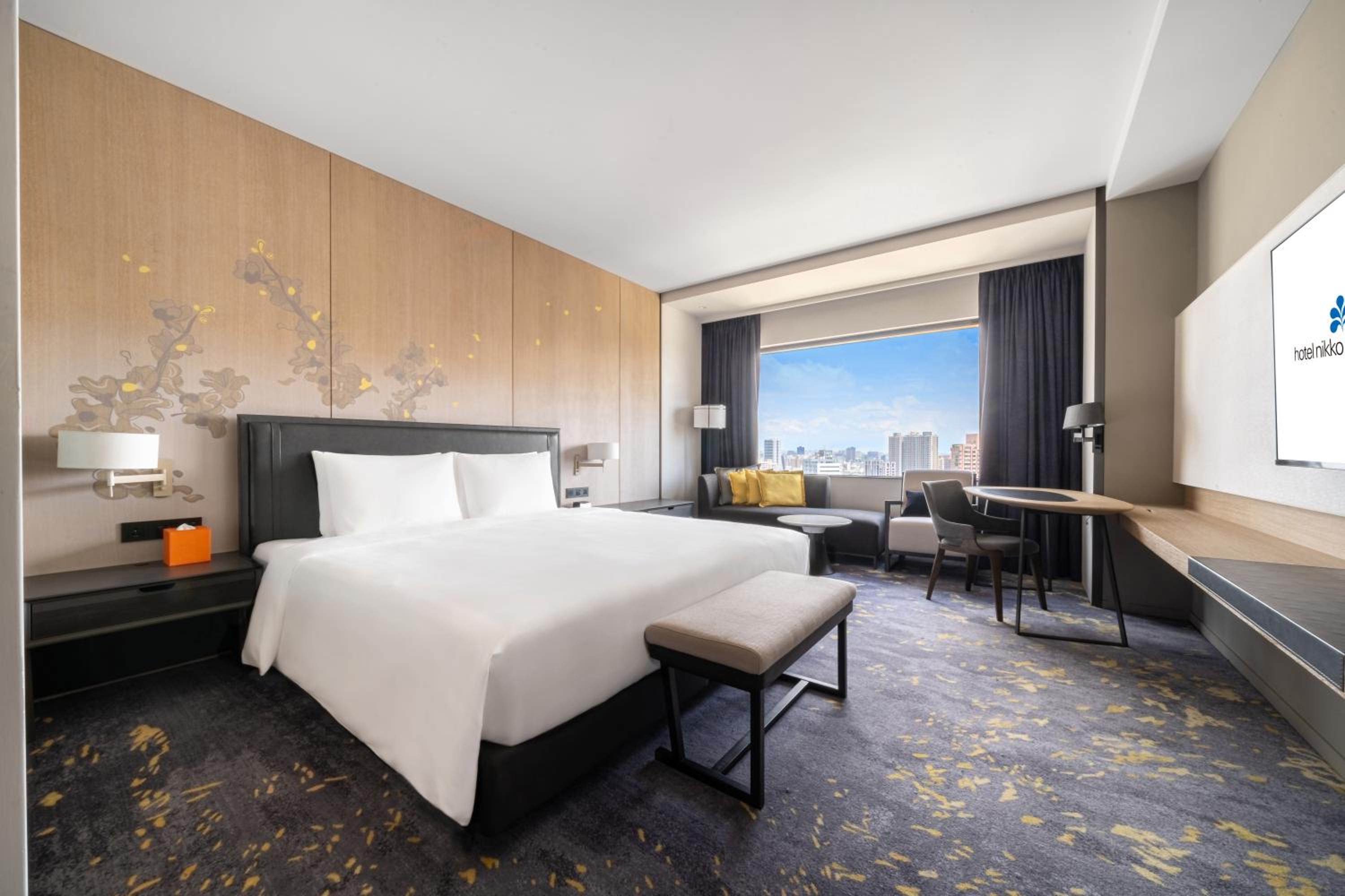Deluxe King Room - Photo 1