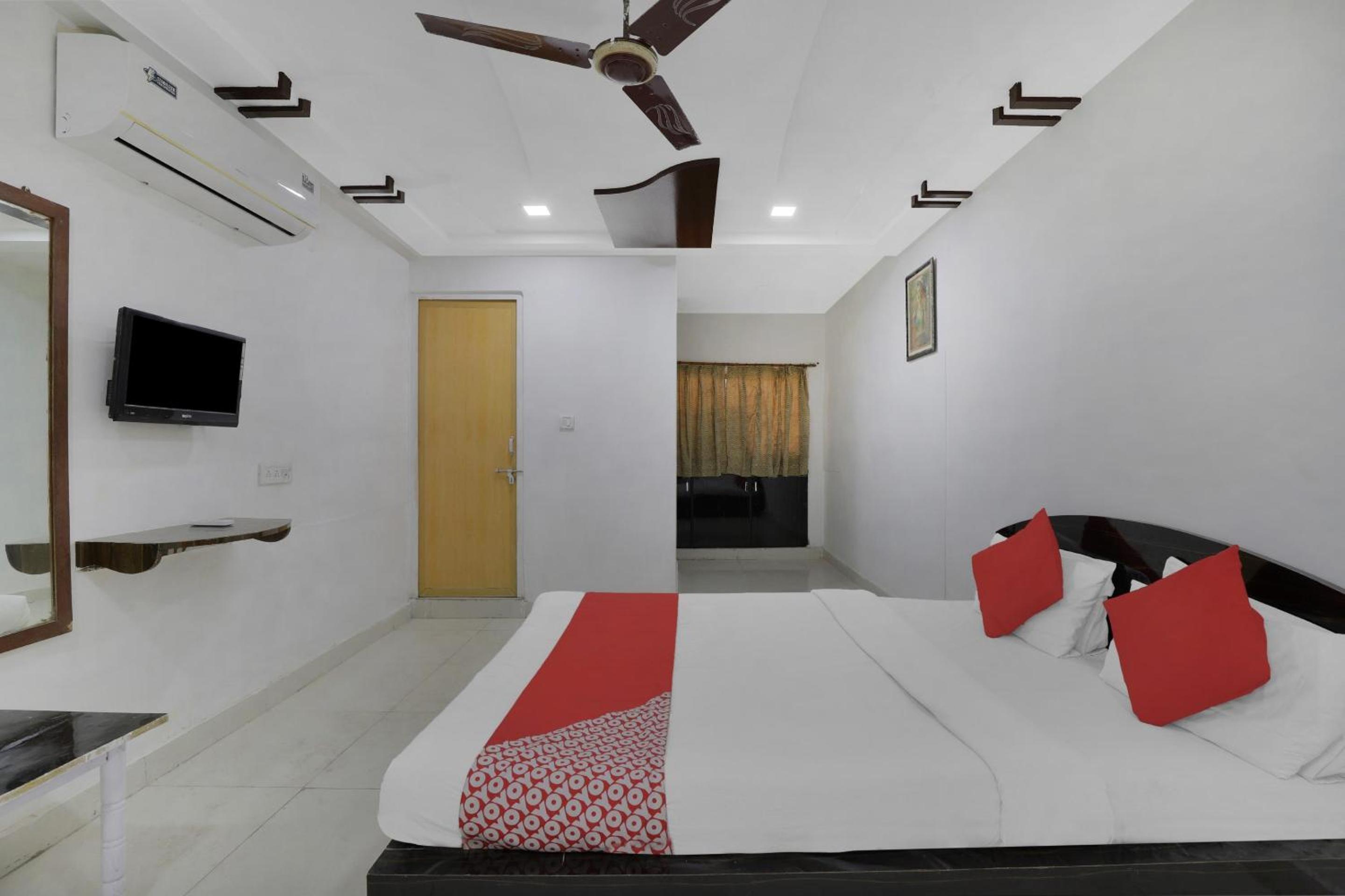 Standard Double Room - Photo 10