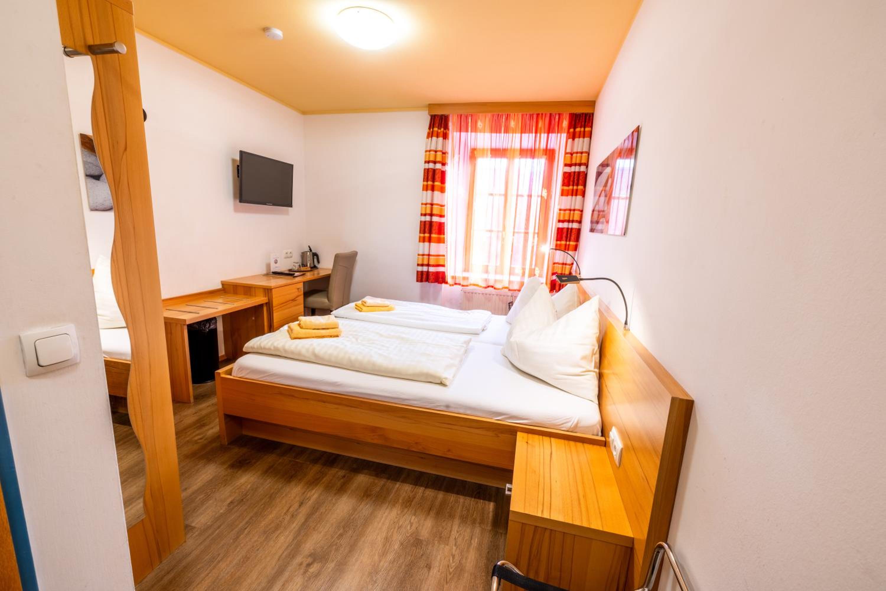 Double Room - Photo 3