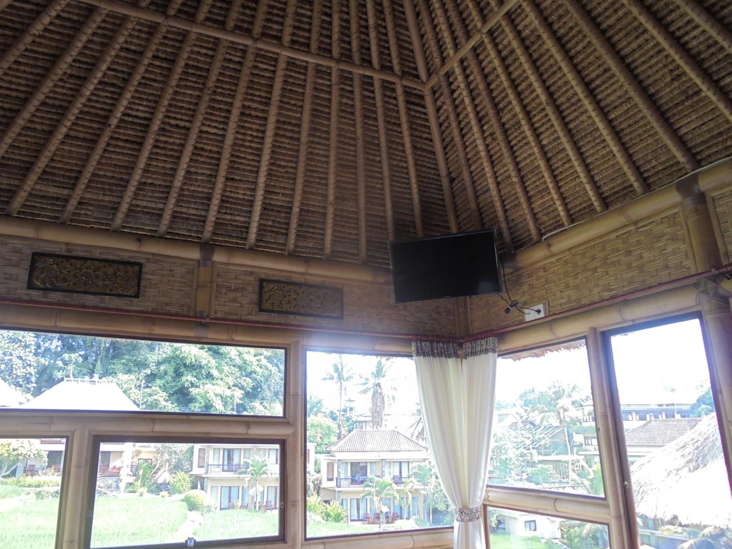 One-Bedroom Bamboo House with Garden View