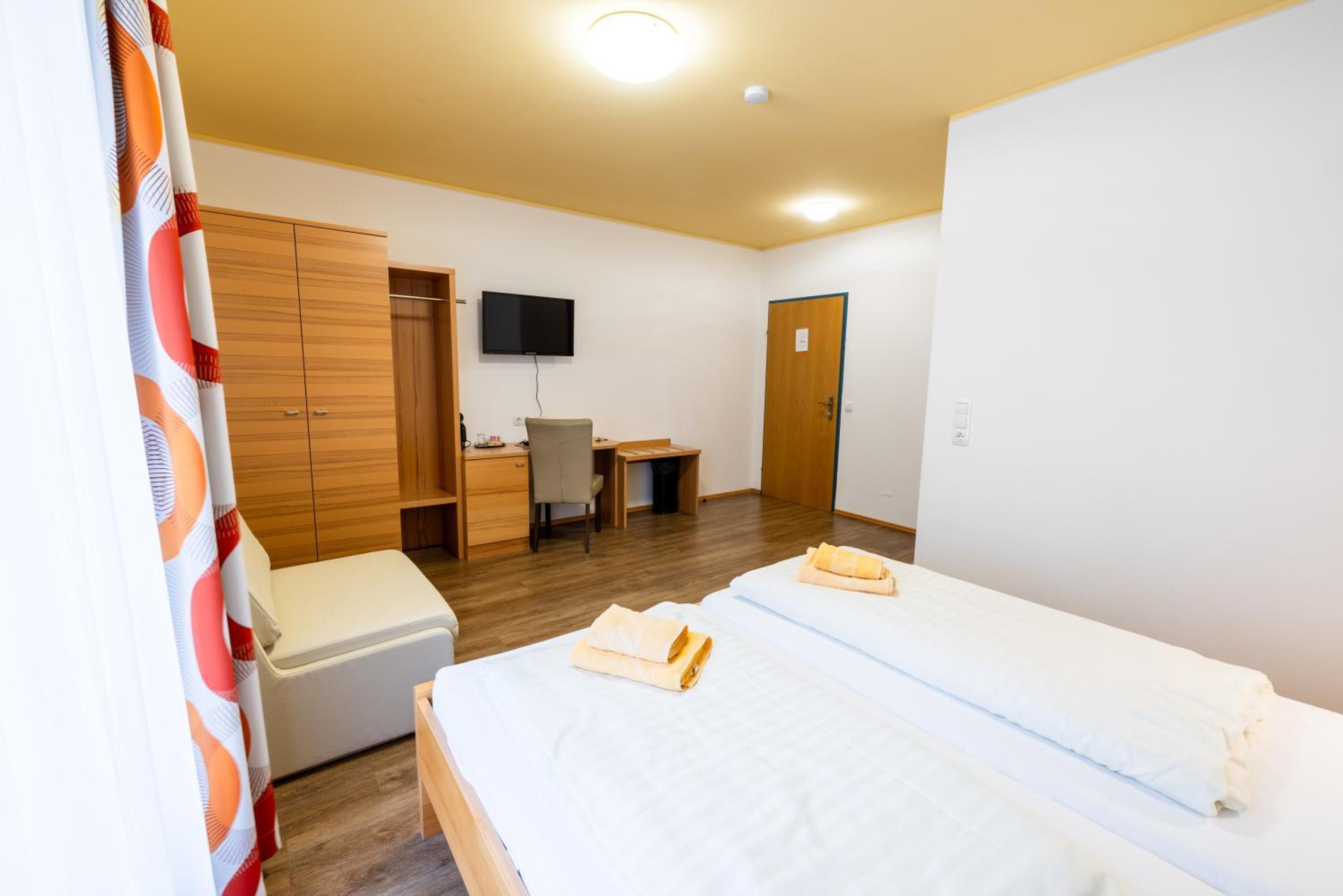 Deluxe Double Room with Garden View - Photo 4