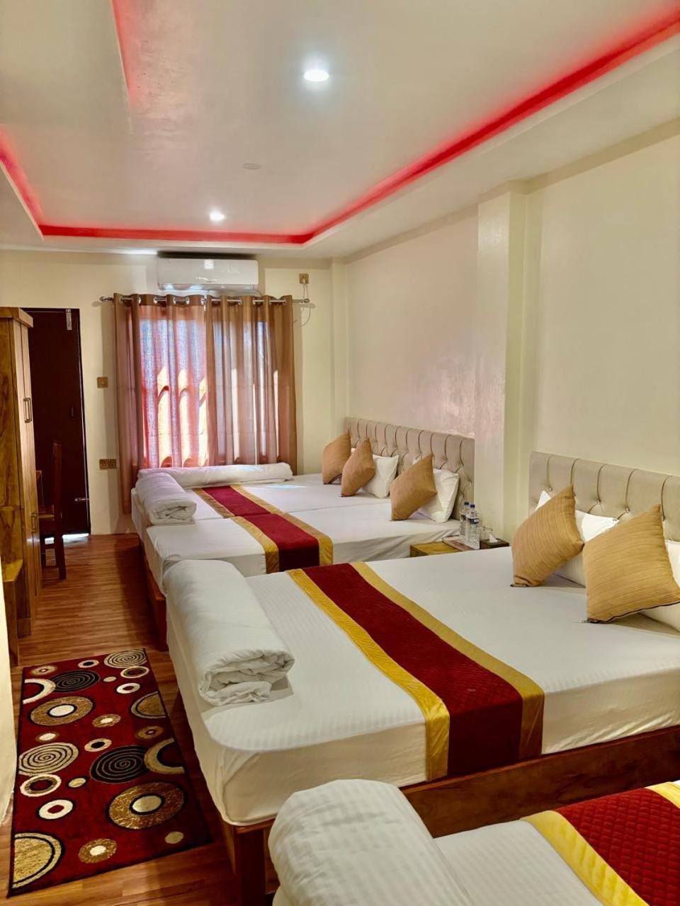 Deluxe Family Room